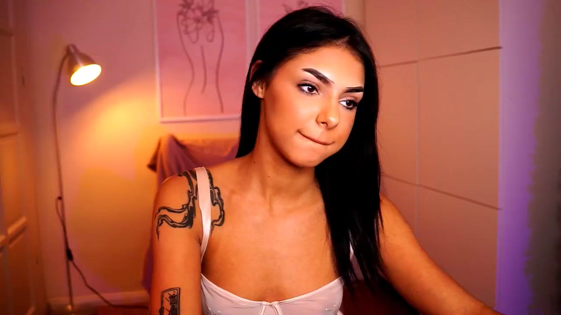 Gallery image thumbnail from Playfuljust18's myfreecams stream on, 06/03/2024, 16:19 image 12 of 20