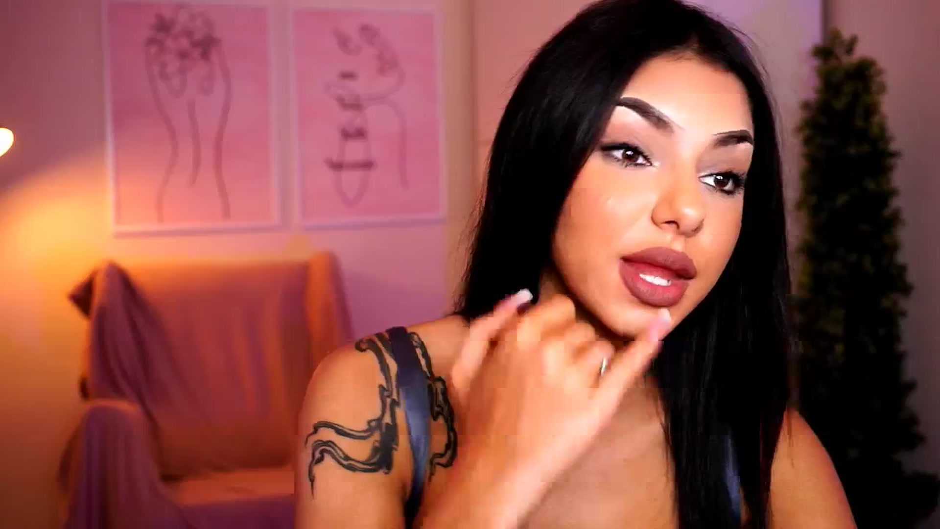 Gallery image thumbnail from Playfuljust18's myfreecams stream on, 06/05/2024, 17:57 image 3 of 20