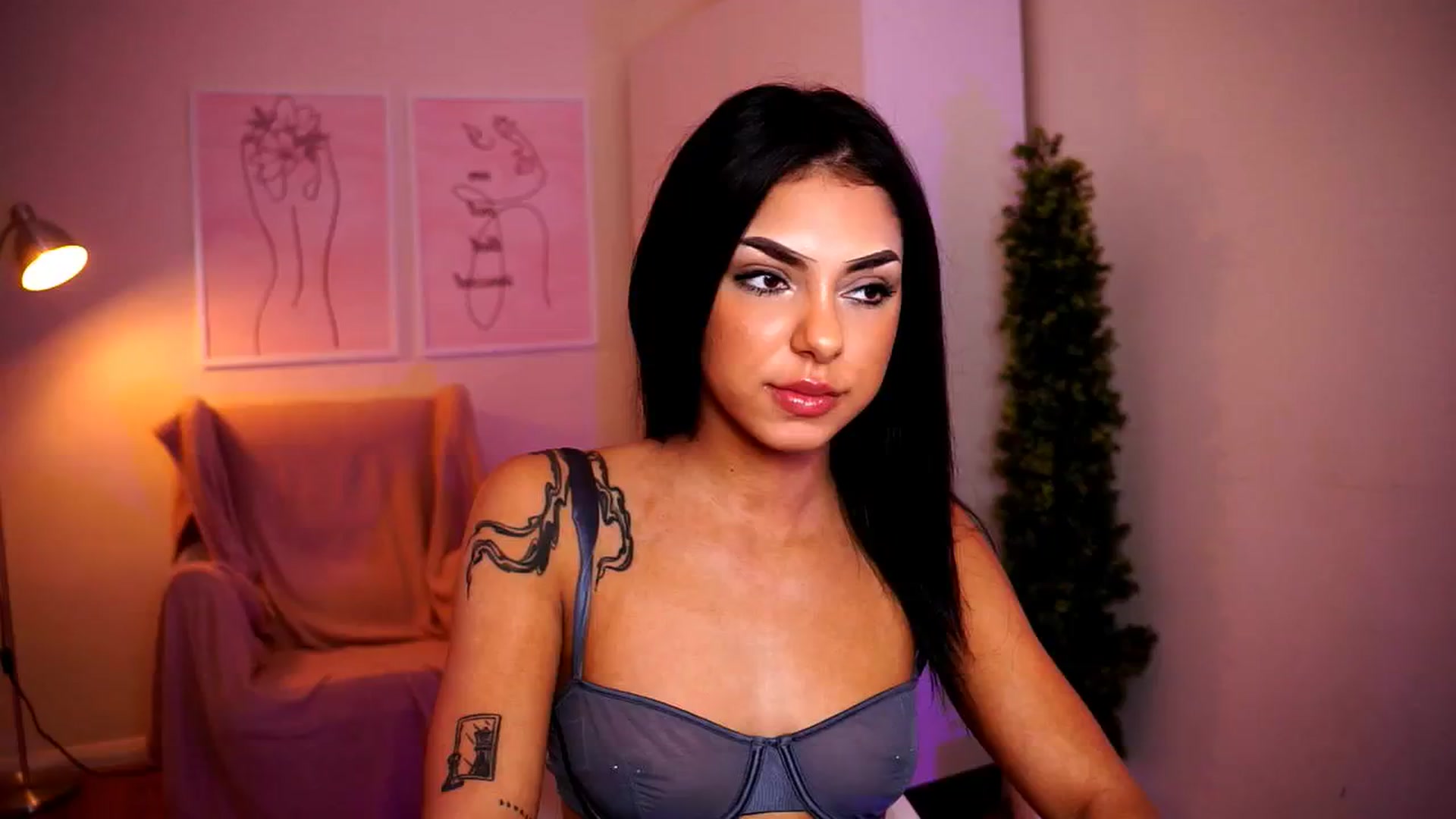 Gallery image thumbnail from Playfuljust18's myfreecams stream on, 06/05/2024, 20:46 image 1 of 20