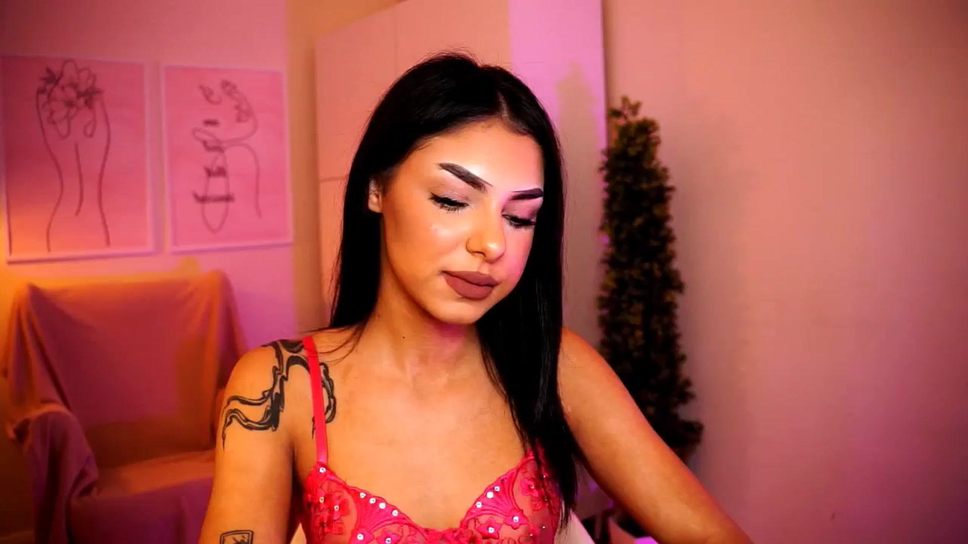 Gallery image thumbnail from Playfuljust18's myfreecams stream on, 06/06/2024, 17:02 image 8 of 20