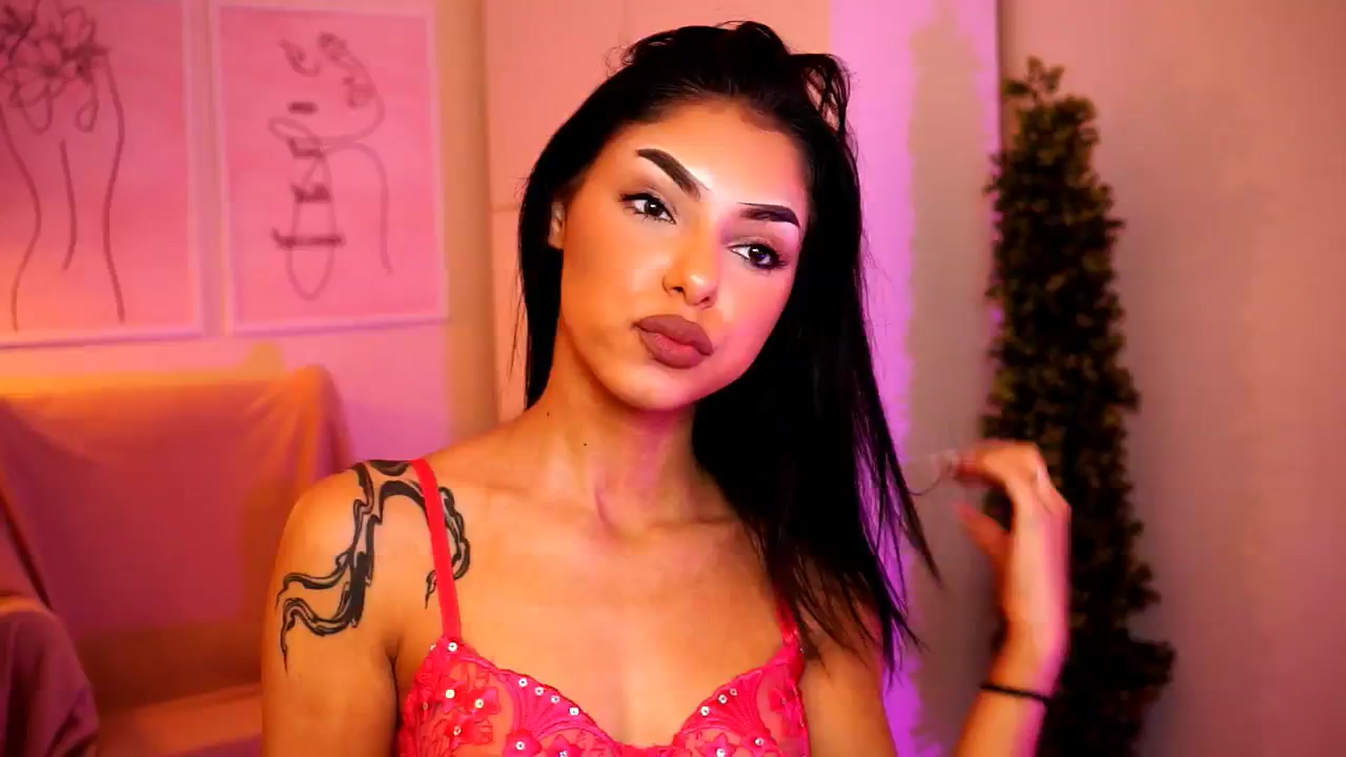 Gallery image thumbnail from Playfuljust18's myfreecams stream on, 06/06/2024, 18:36 image 3 of 20
