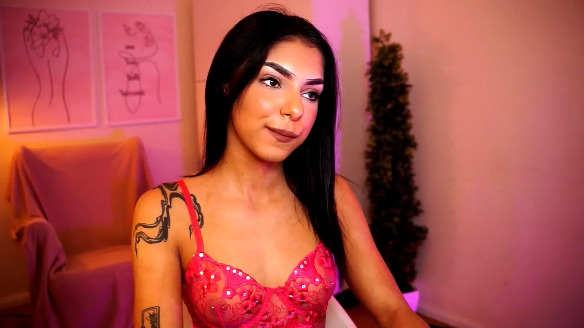 Gallery image thumbnail from Playfuljust18's myfreecams stream on, 06/06/2024, 18:36 image 7 of 20