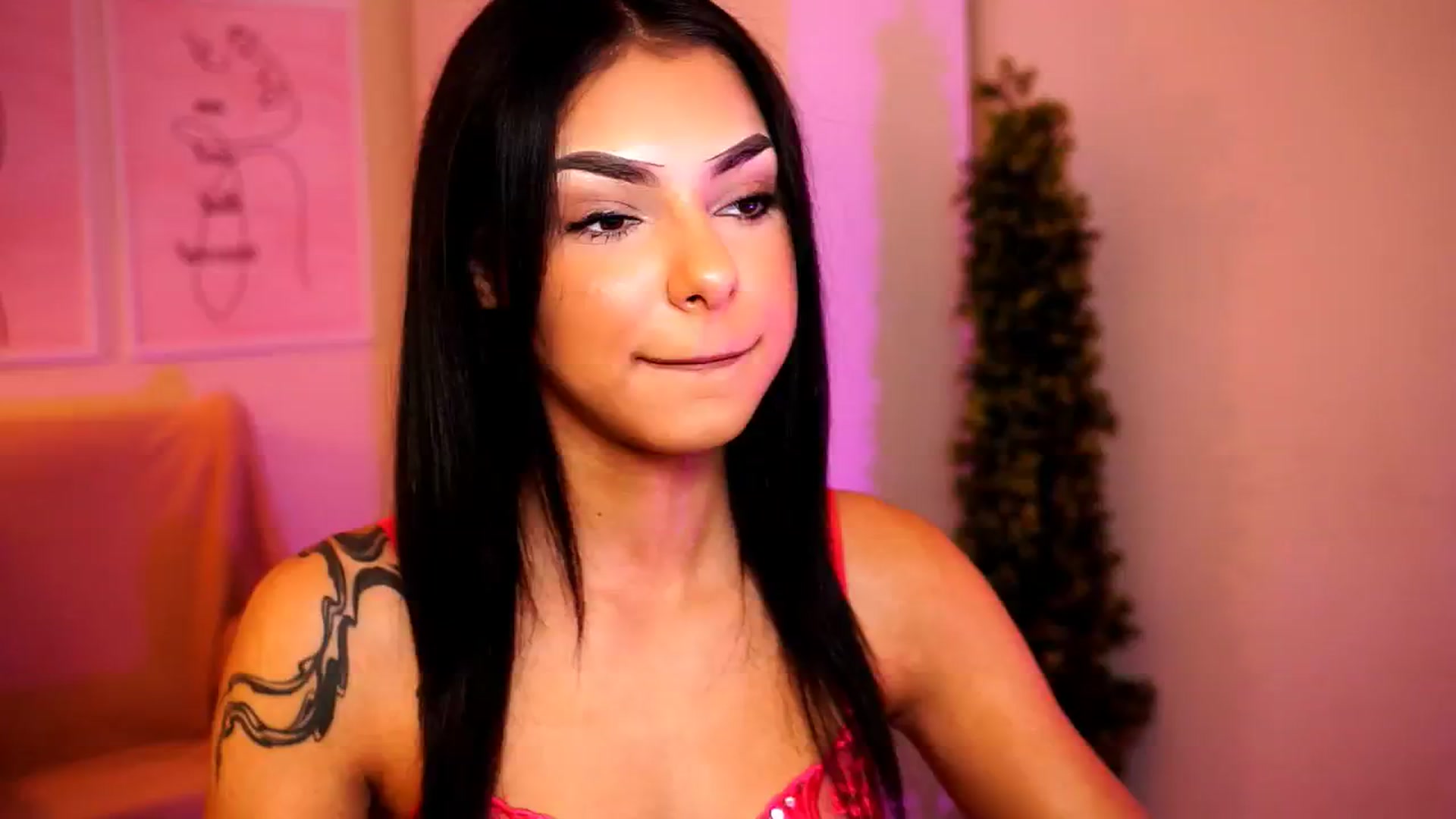 Gallery image thumbnail from Playfuljust18's myfreecams stream on, 06/06/2024, 18:36 image 1 of 20