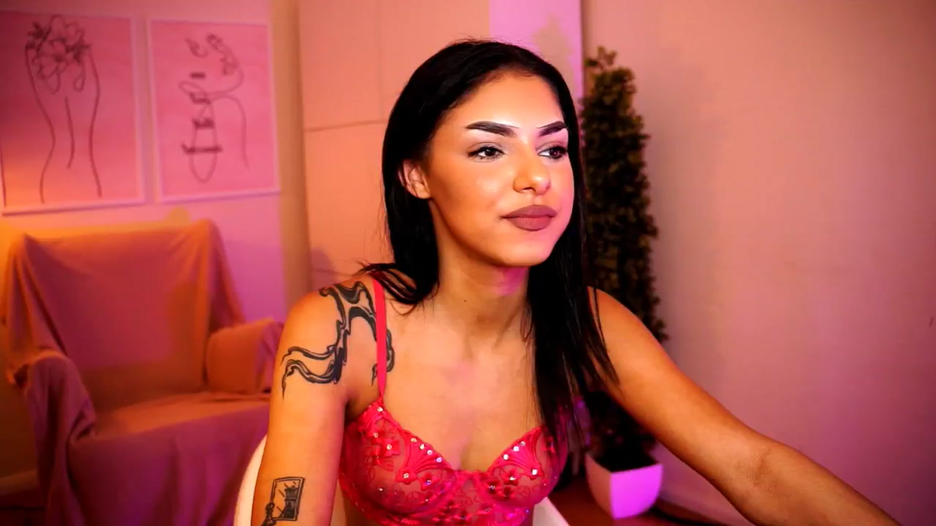 Gallery image thumbnail from Playfuljust18's myfreecams stream on, 06/06/2024, 21:00 image 8 of 20