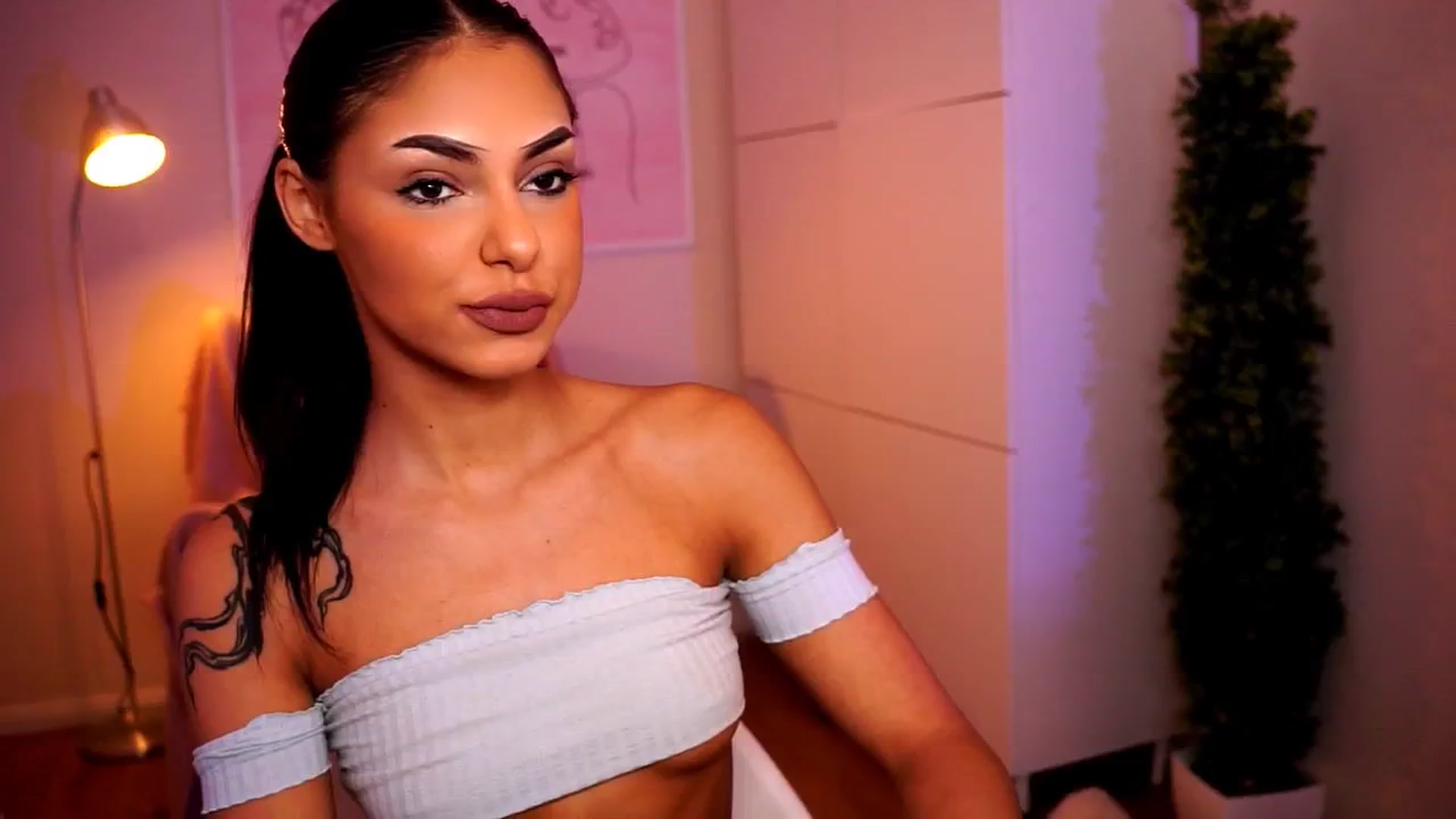 Gallery image thumbnail from Playfuljust18's myfreecams stream on, 06/10/2024, 18:32 image 2 of 20