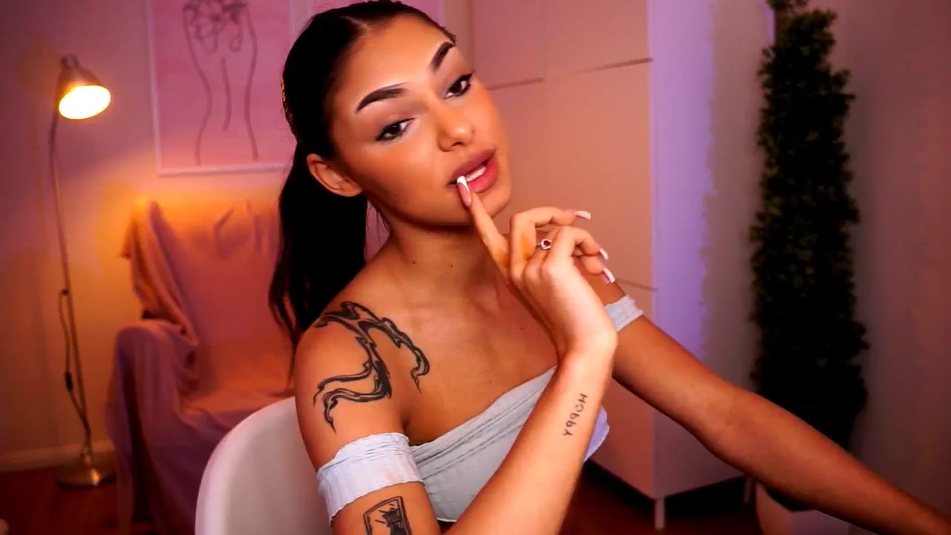 Gallery image thumbnail from Playfuljust18's myfreecams stream on, 06/10/2024, 19:22 image 11 of 20