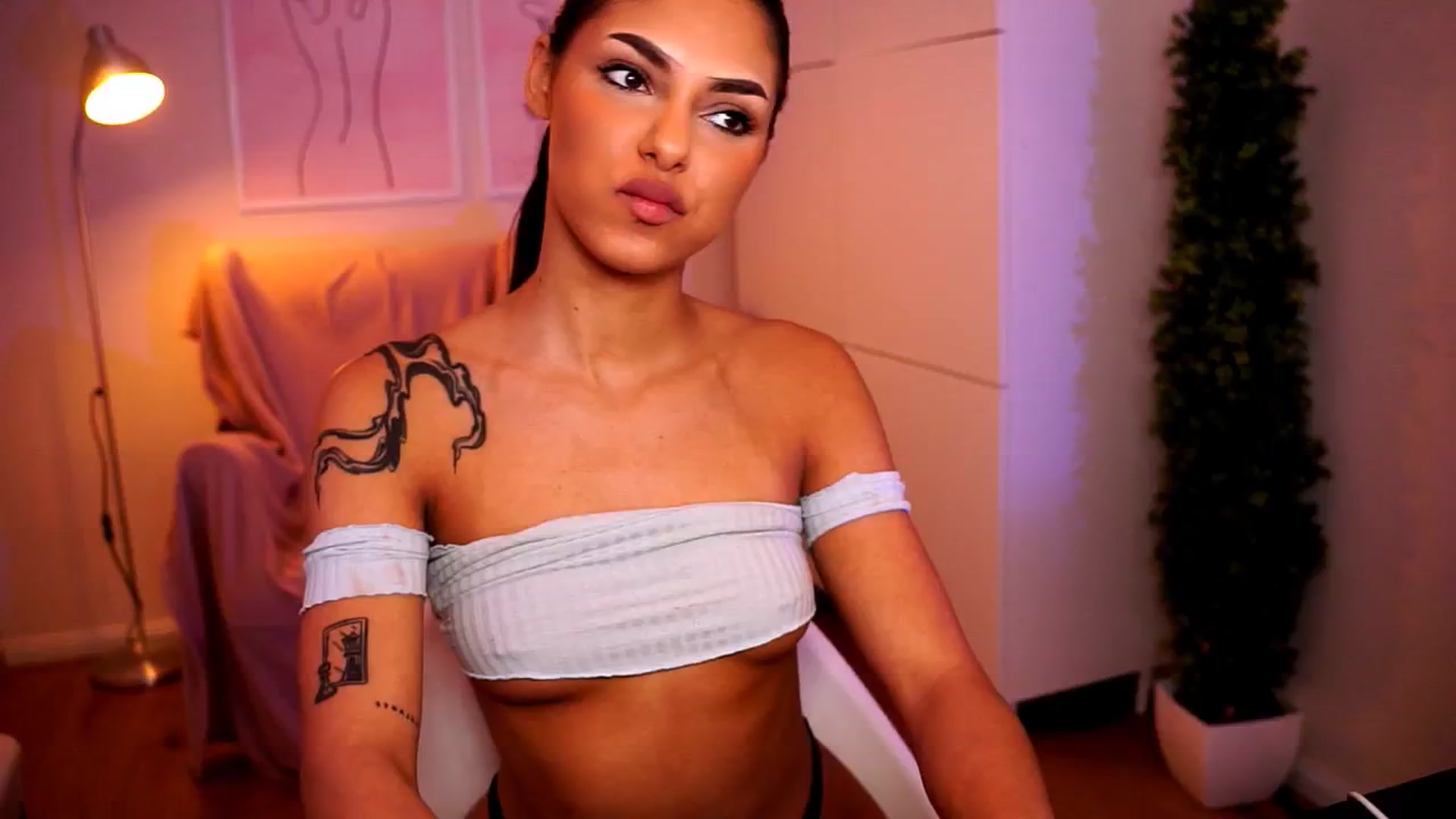 Gallery image thumbnail from Playfuljust18's myfreecams stream on, 06/10/2024, 19:22 image 10 of 20