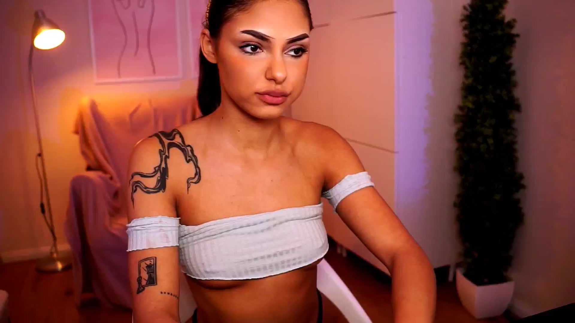 Gallery image thumbnail from Playfuljust18's myfreecams stream on, 06/10/2024, 19:22 image 4 of 20