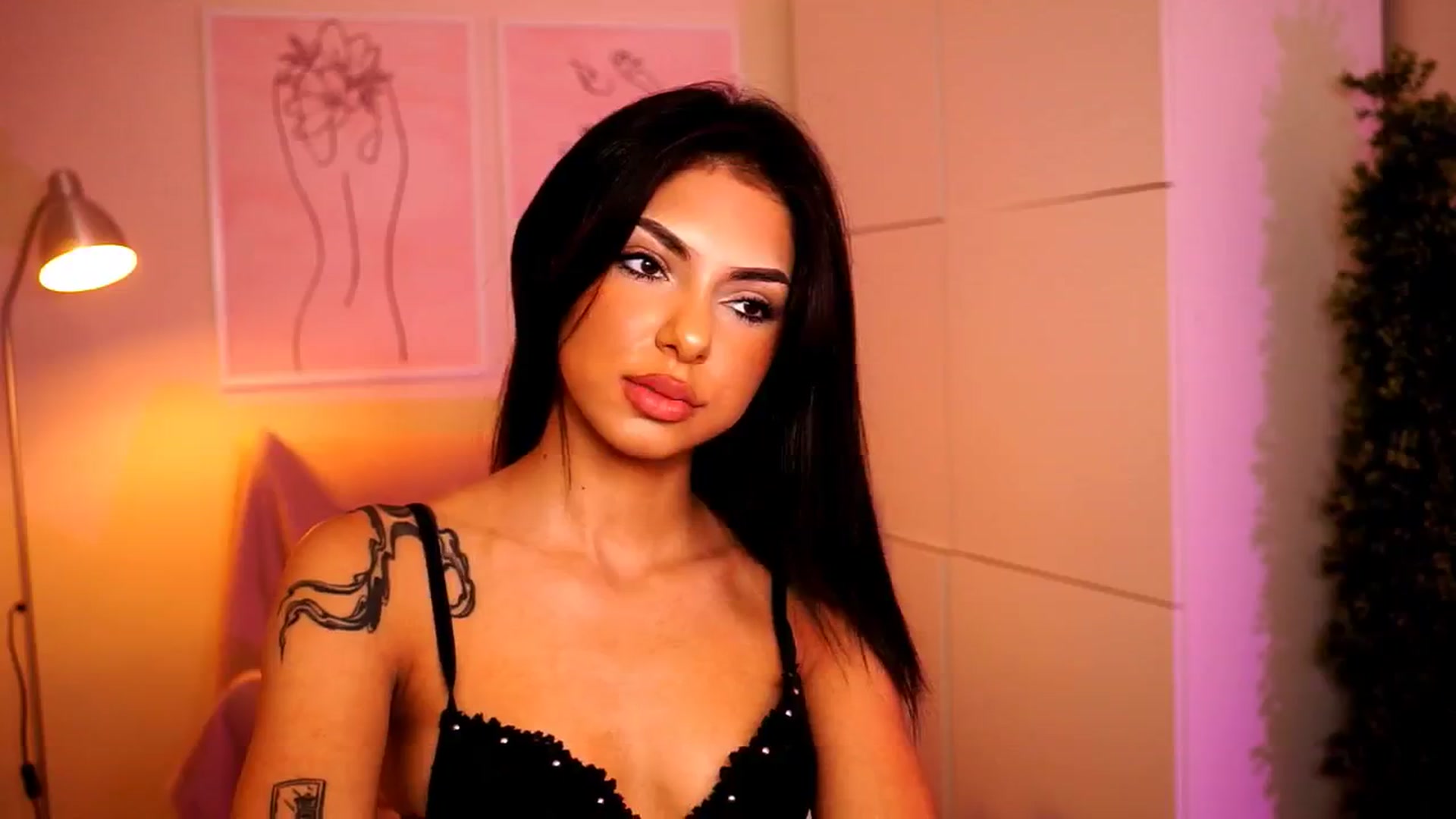 Gallery image thumbnail from Playfuljust18's myfreecams stream on, 06/15/2024, 14:27 image 7 of 20