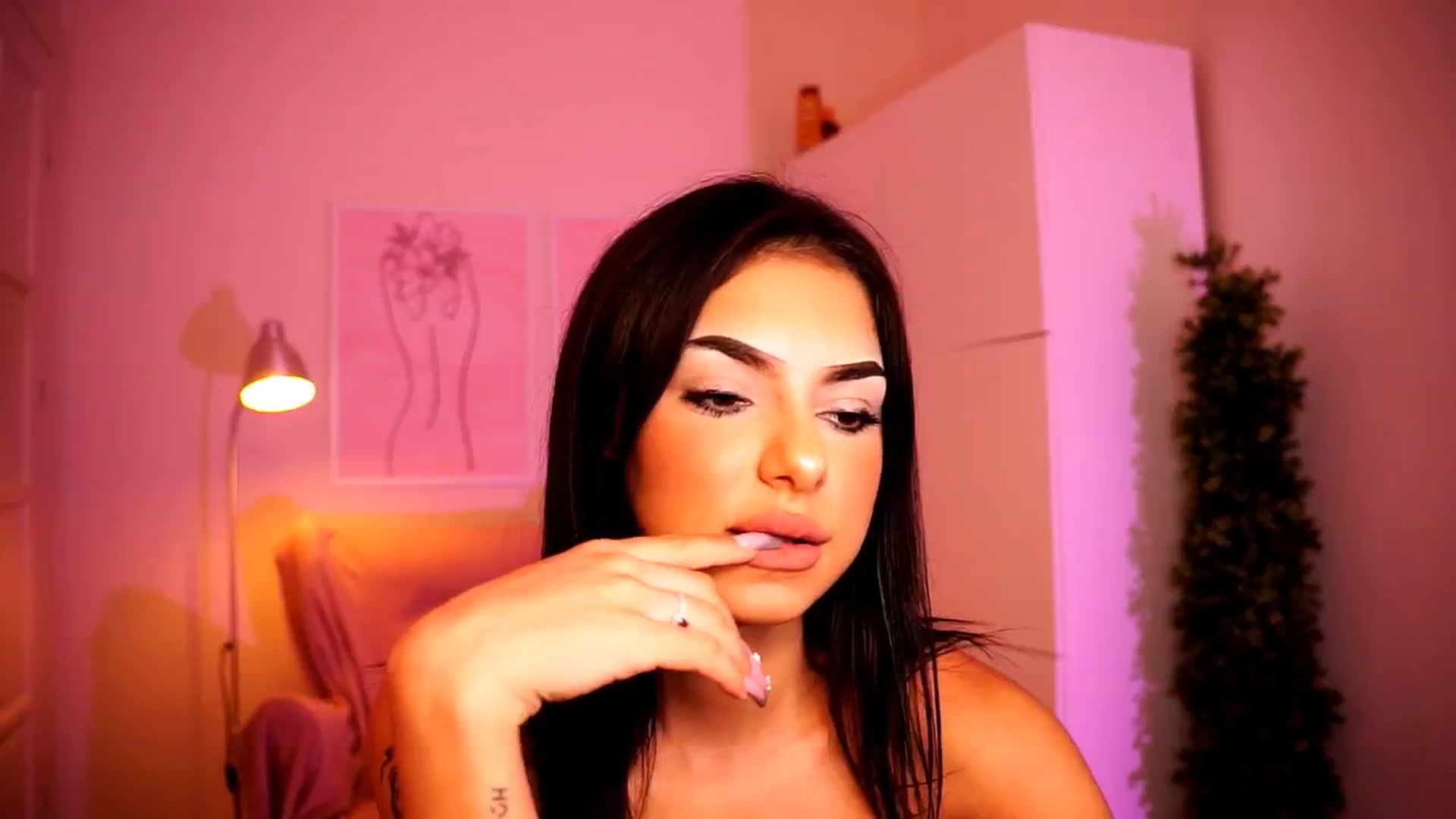 Gallery image thumbnail from Playfuljust18's myfreecams stream on, 07/05/2024, 19:00 image 17 of 20