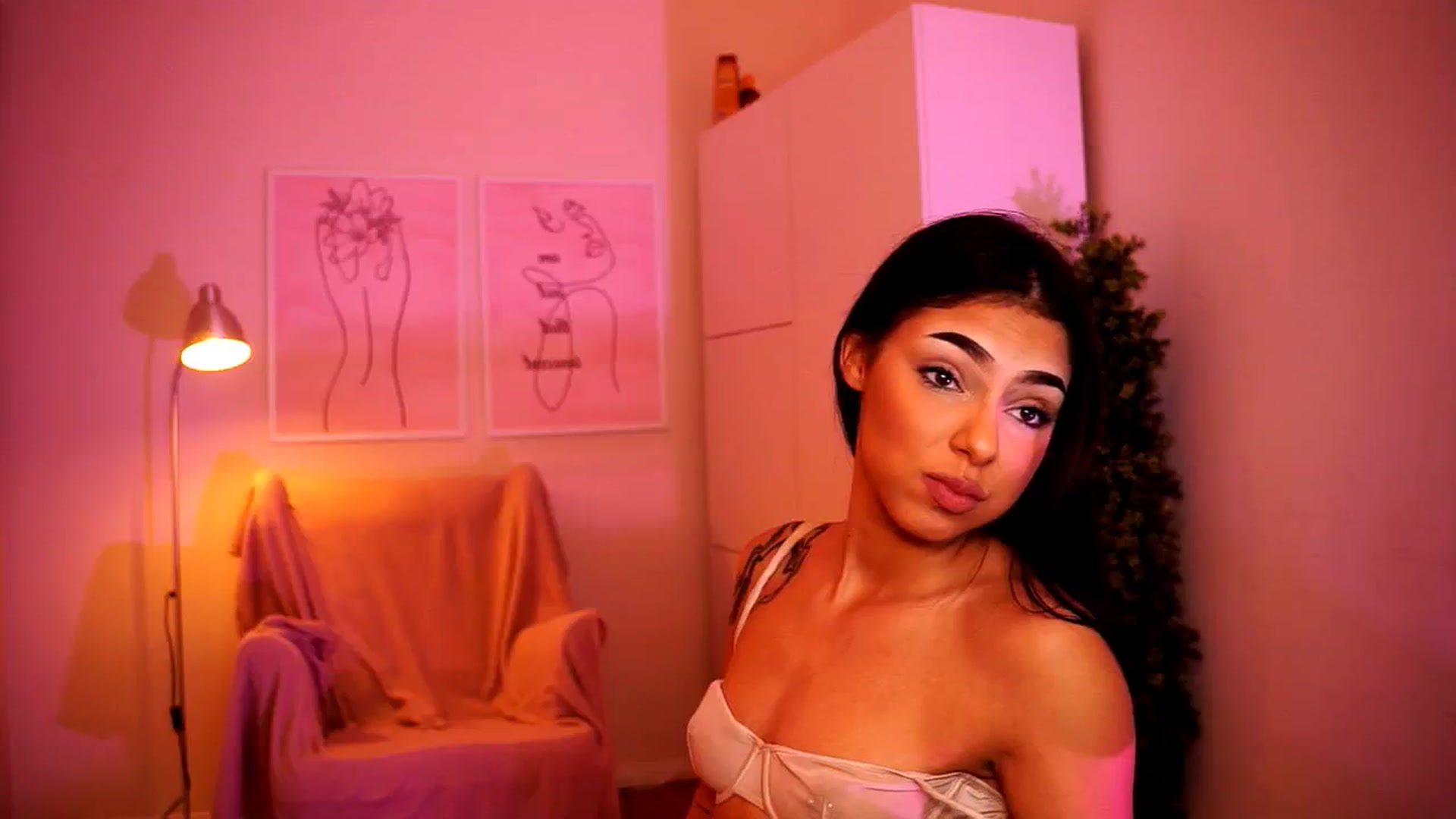 Gallery image thumbnail from Playfuljust18's myfreecams stream on, 07/06/2024, 14:32 image 10 of 20
