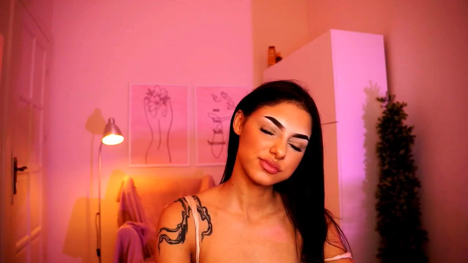 Gallery image thumbnail from Playfuljust18's myfreecams stream on, 07/06/2024, 14:32 image 19 of 20