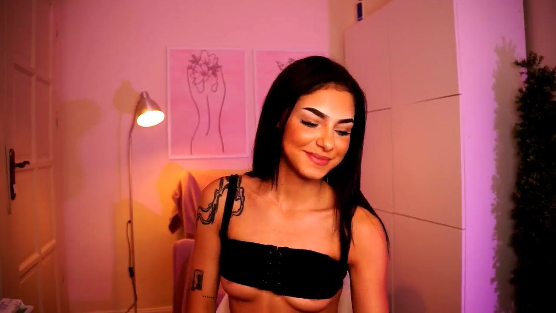 Gallery image thumbnail from Playfuljust18's myfreecams stream on, 07/07/2024, 18:09 image 17 of 20