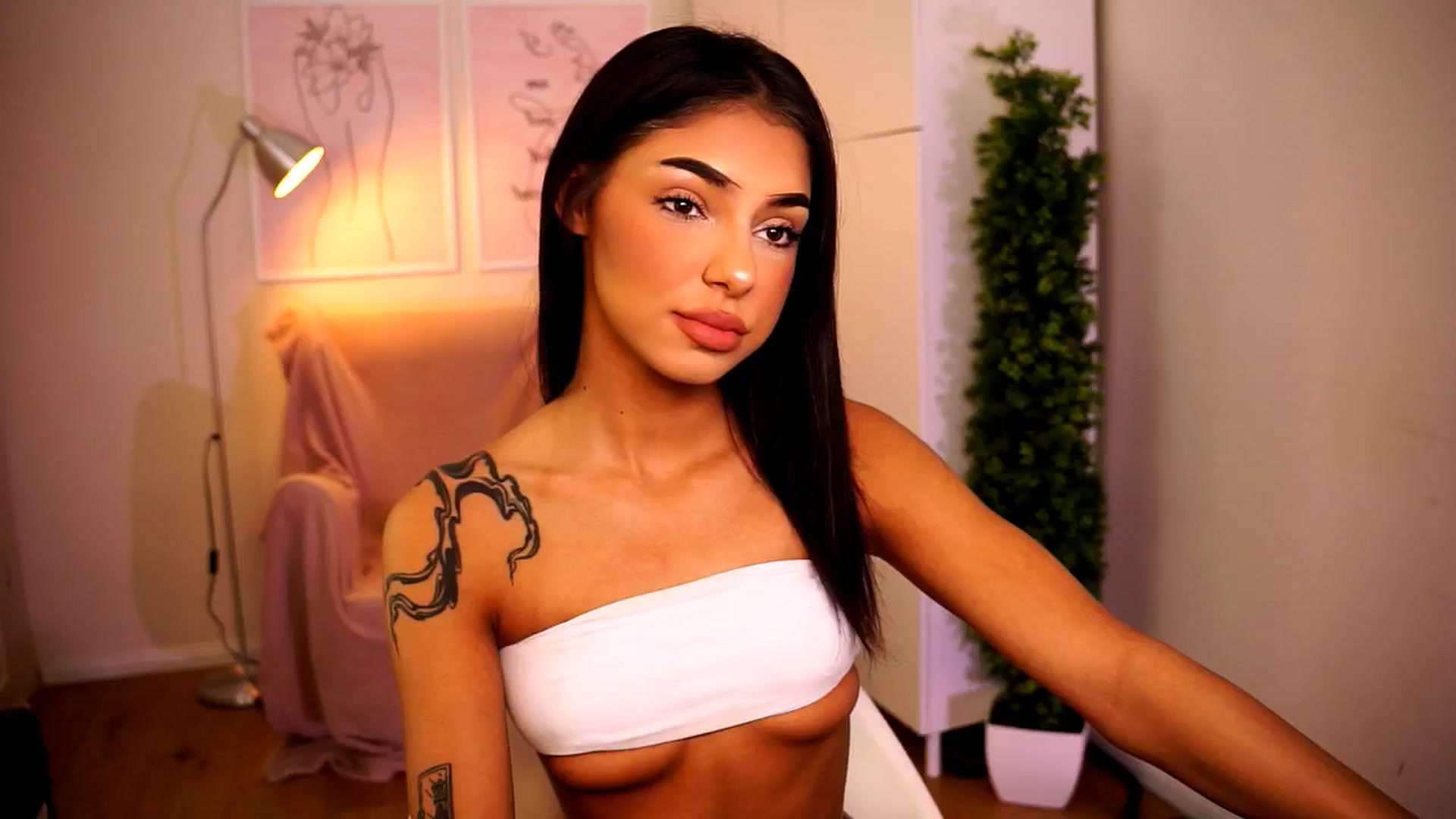 Gallery image thumbnail from Playfuljust18's myfreecams stream on, 07/24/2024, 10:48 image 1 of 20