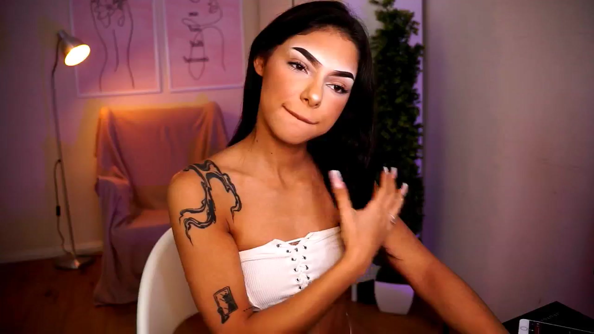 Gallery image thumbnail from Playfuljust18's myfreecams stream on, 07/29/2024, 14:29 image 8 of 20