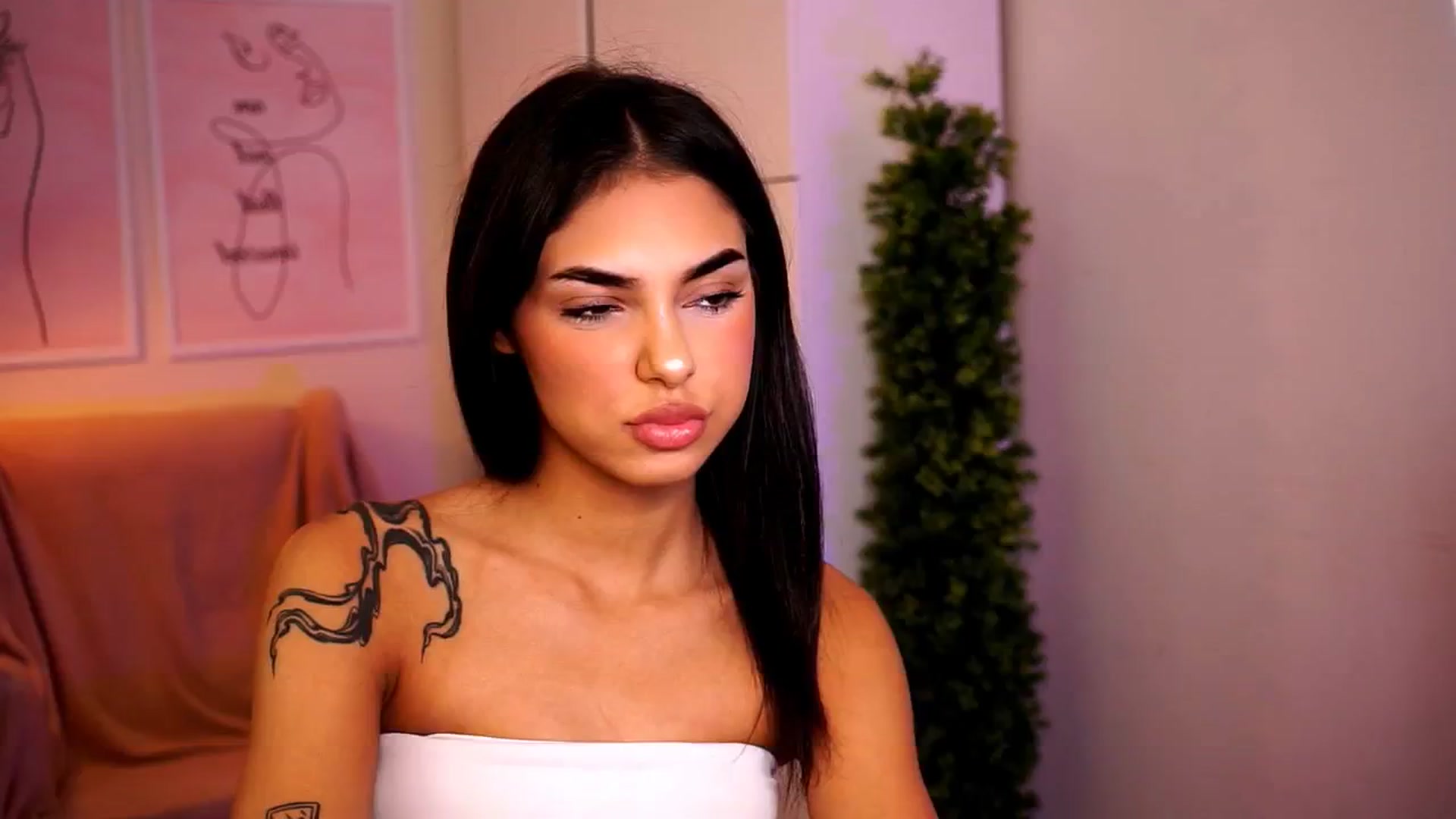 Gallery image thumbnail from Playfuljust18's myfreecams stream on, 07/30/2024, 16:07 image 15 of 20