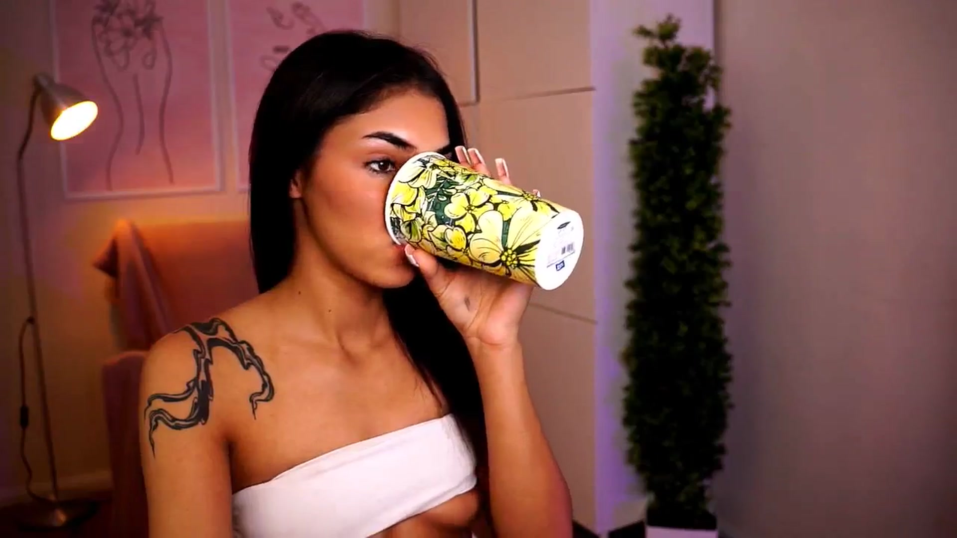 Gallery image thumbnail from Playfuljust18's myfreecams stream on, 07/30/2024, 17:16 image 19 of 20