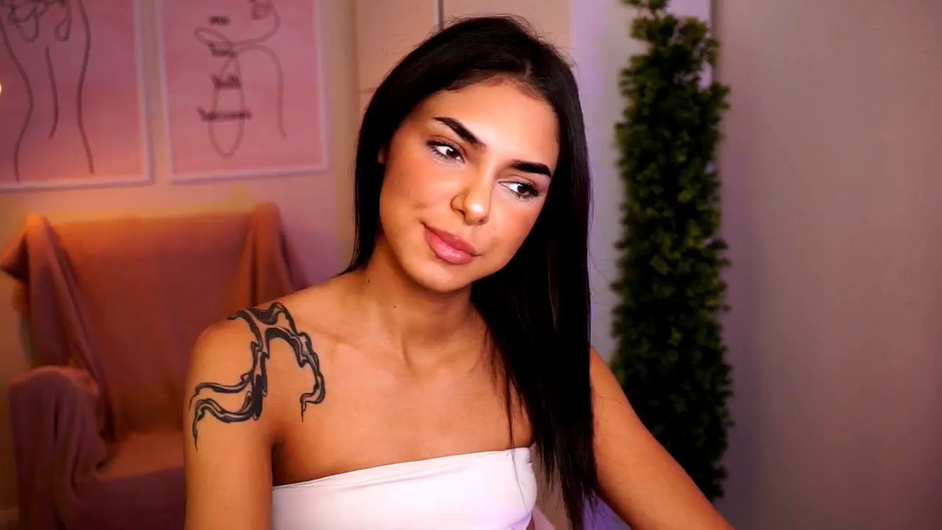 Gallery image thumbnail from Playfuljust18's myfreecams stream on, 07/30/2024, 18:27 image 16 of 20
