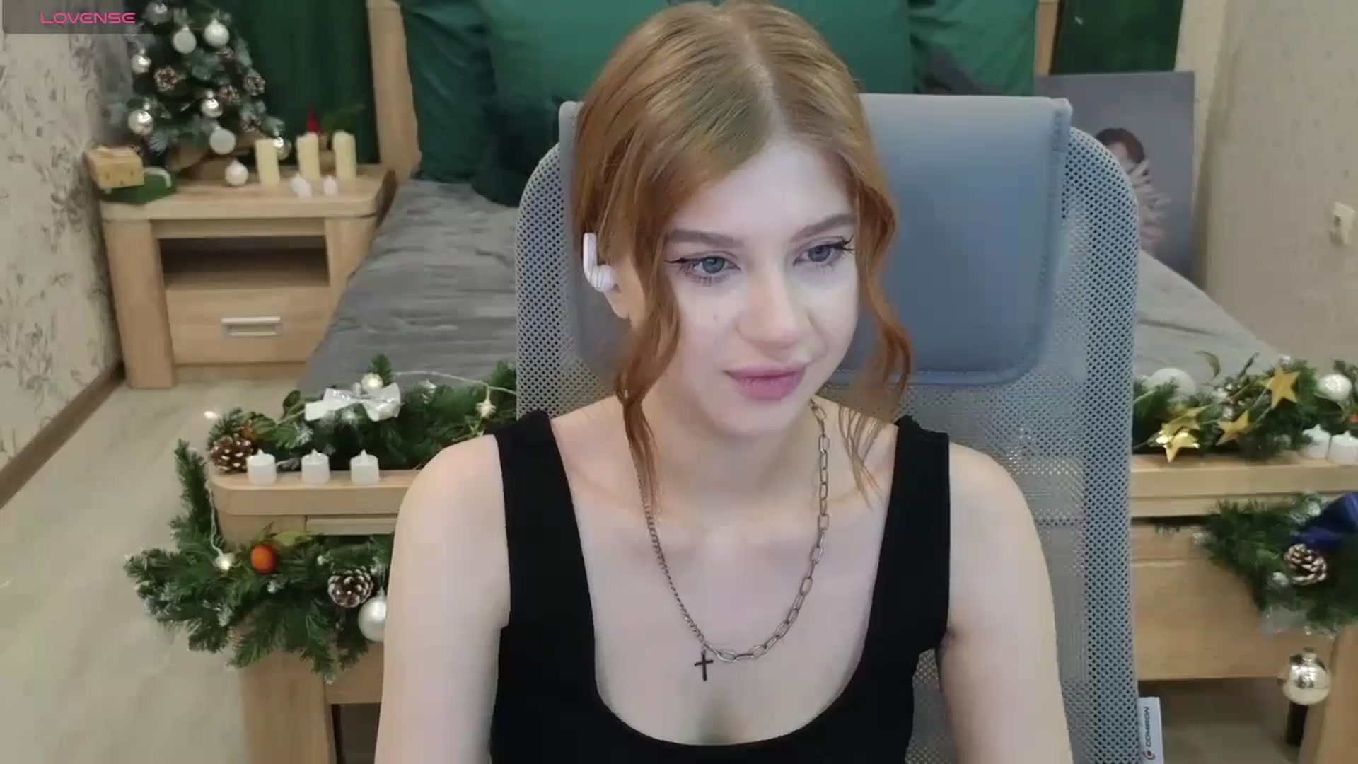 Gallery image thumbnail from Playmind's myfreecams stream on, 12/19/2024, 08:39 image 10 of 20