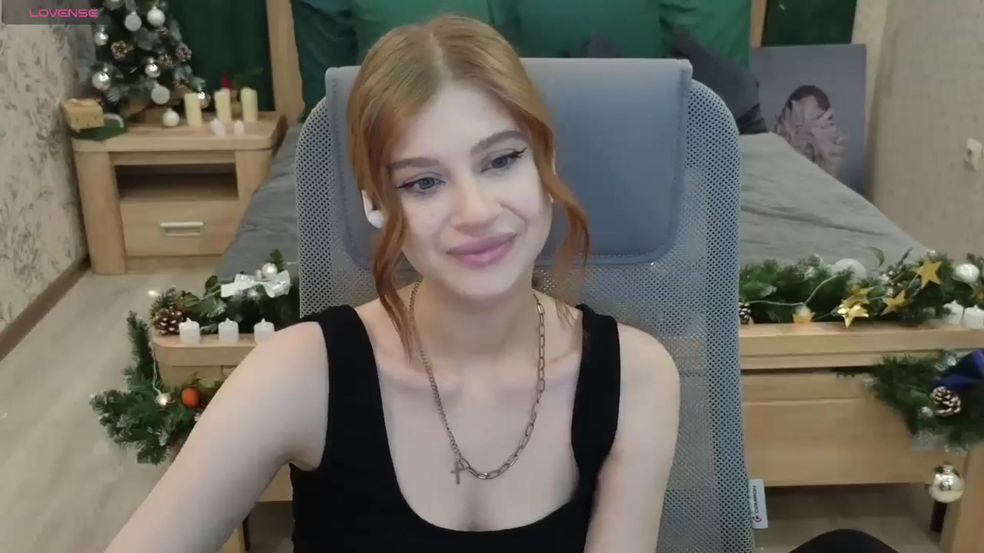 Gallery image thumbnail from Playmind's myfreecams stream on, 12/19/2024, 08:39 image 18 of 20