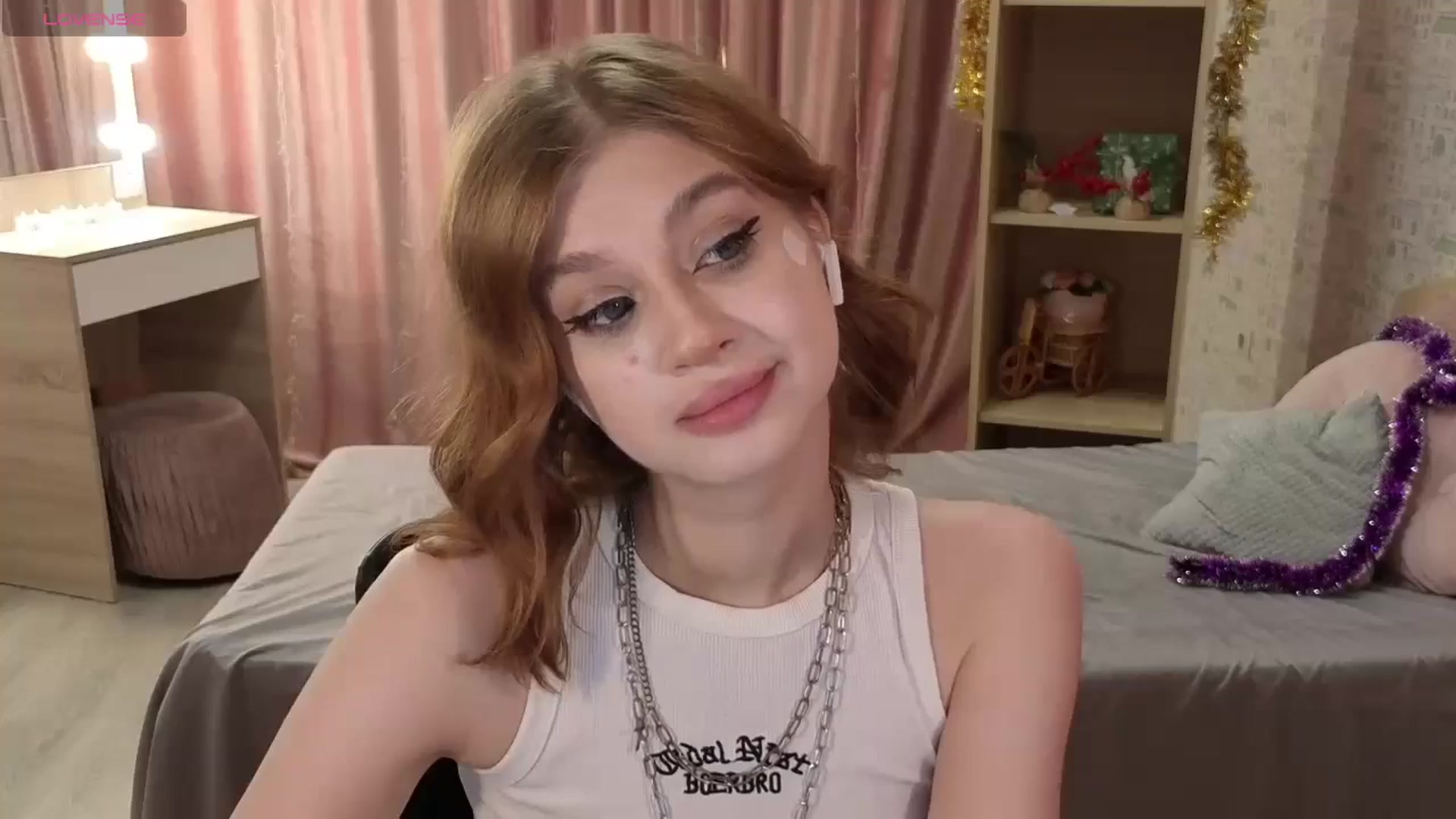 Gallery image thumbnail from Playmind's myfreecams stream on, 12/31/2024, 09:22 image 18 of 20