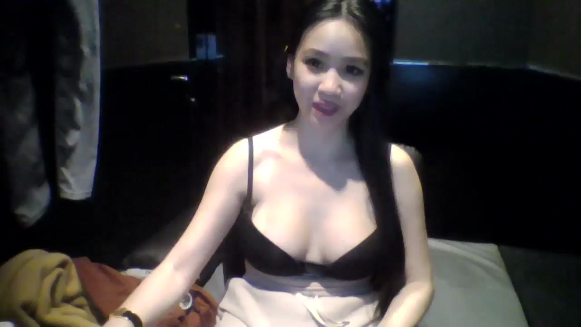 Gallery image thumbnail from PlaytimeKitty's myfreecams stream on, 01/02/2025, 12:58 image 16 of 20