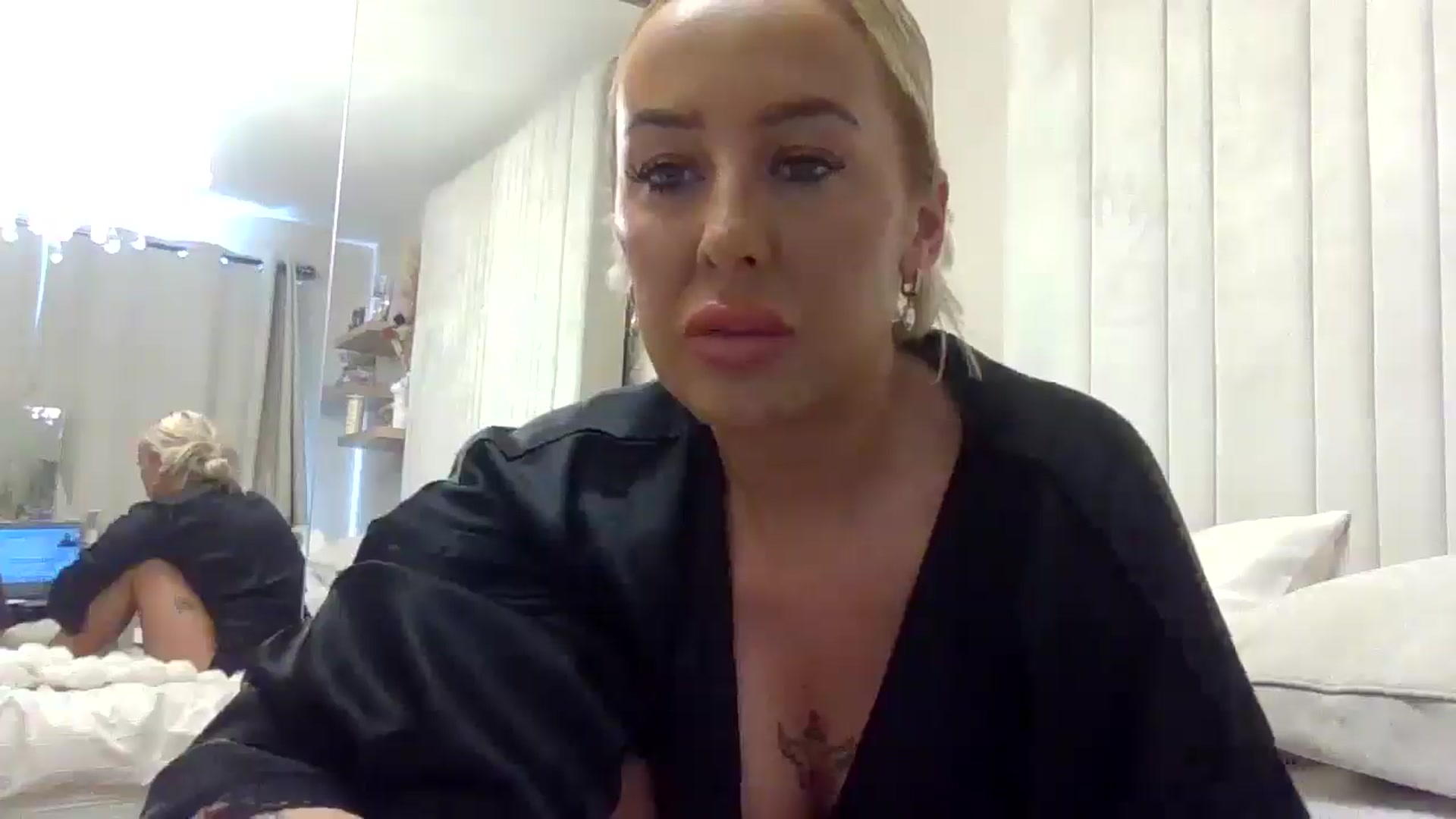 Gallery image thumbnail from Playwithdolly's myfreecams stream on, 06/15/2025, 13:09 image 4 of 20