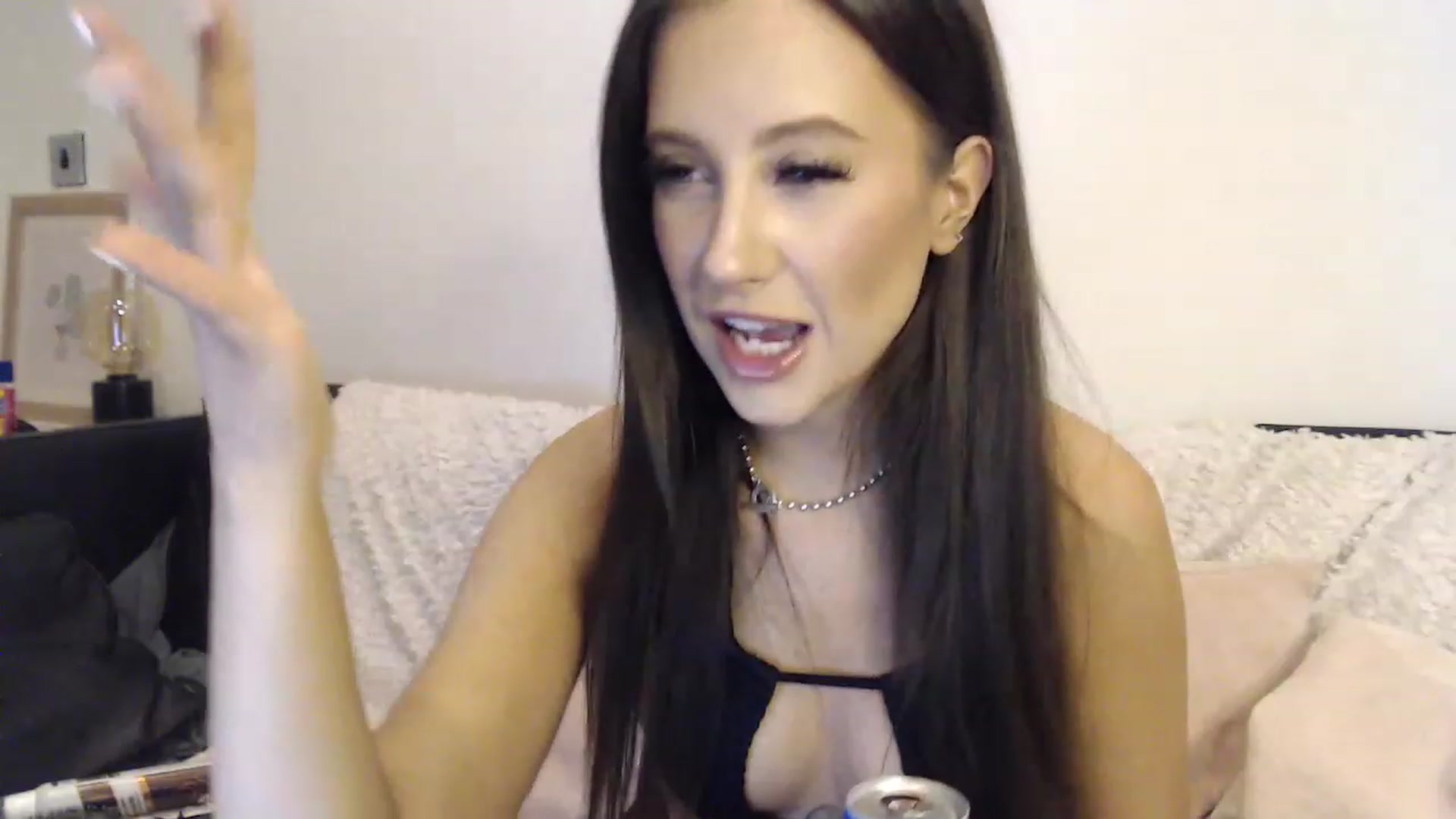 Gallery image thumbnail from PleasingPoppy's myfreecams stream on, 07/19/2023, 21:14 image 9 of 20