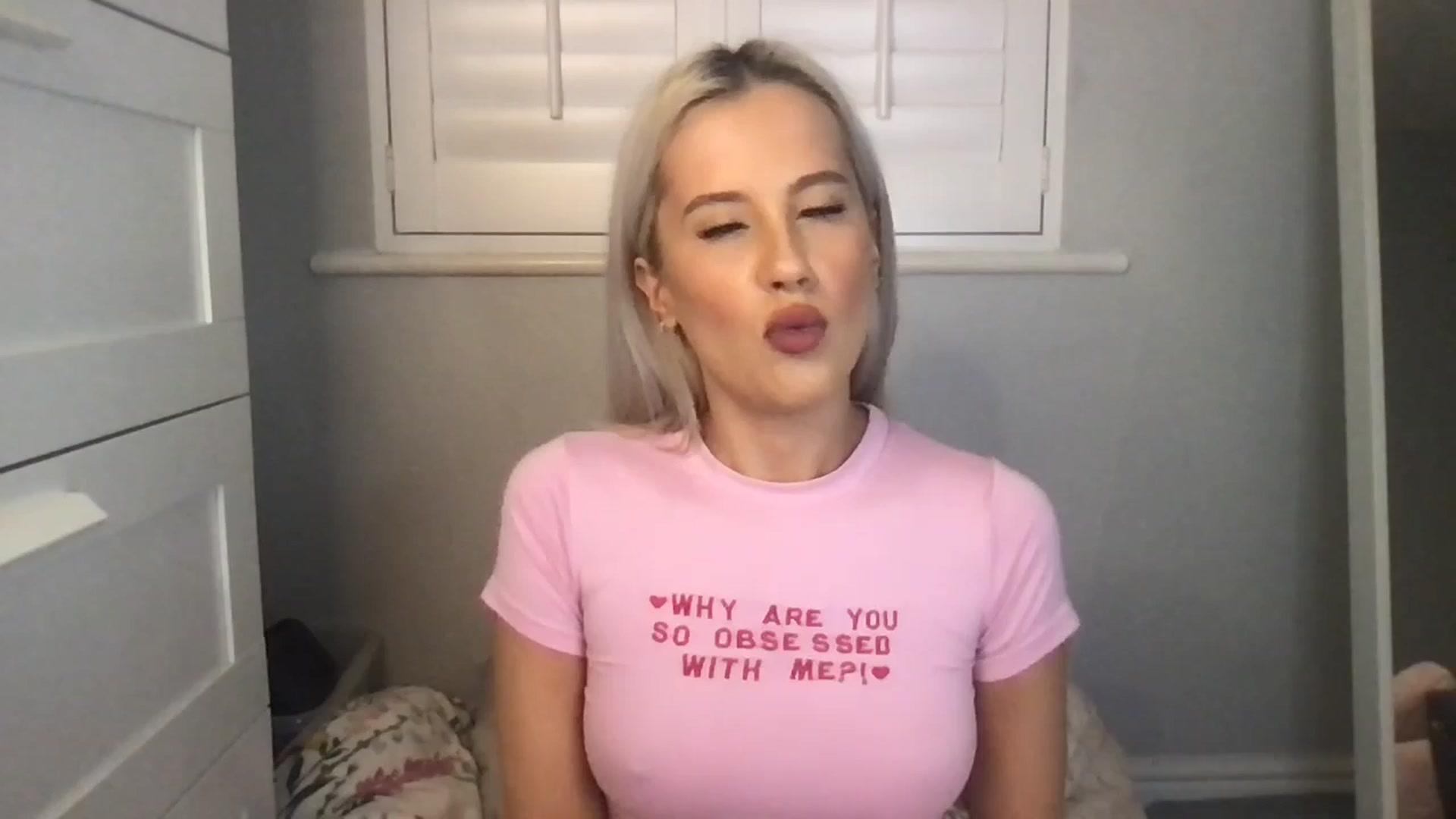 Gallery image thumbnail from PleasingPoppy's myfreecams stream on, 04/08/2025, 24:33 image 1 of 20