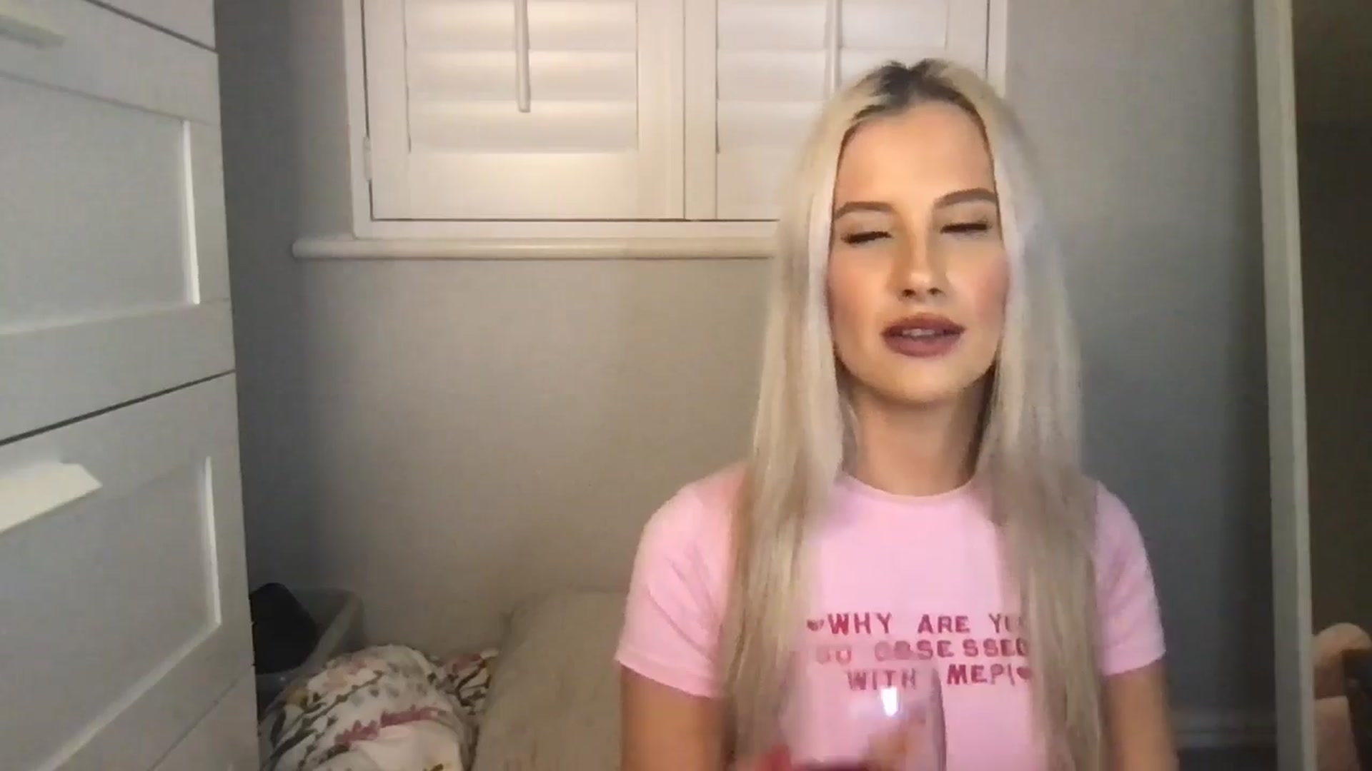 Gallery image thumbnail from PleasingPoppy's myfreecams stream on, 04/08/2025, 24:33 image 12 of 20