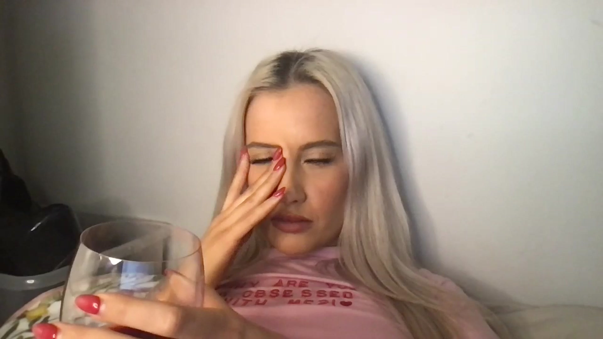 Gallery image thumbnail from PleasingPoppy's myfreecams stream on, 04/08/2025, 24:33 image 14 of 20