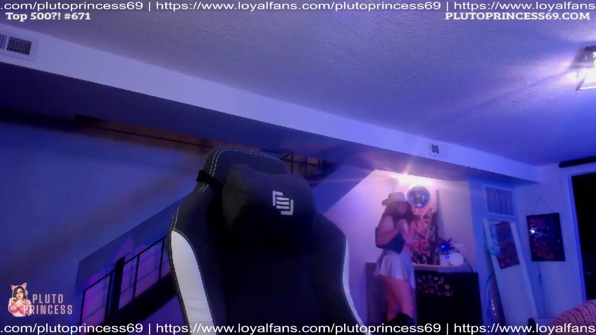 Gallery image thumbnail from PlutoPrincess's myfreecams stream on, 09/17/2024, 07:53 image 15 of 20