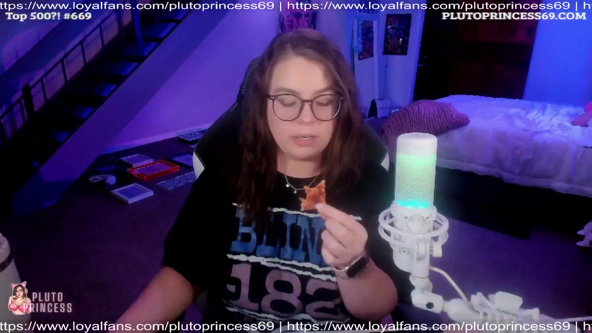 Gallery image thumbnail from PlutoPrincess's myfreecams stream on, 09/18/2024, 05:32 image 2 of 20
