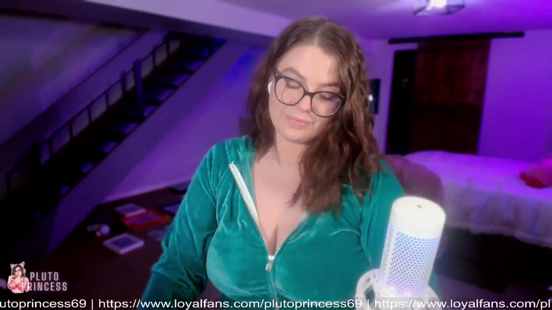 Gallery image thumbnail from PlutoPrincess's myfreecams stream on, 09/28/2024, 05:56 image 11 of 20