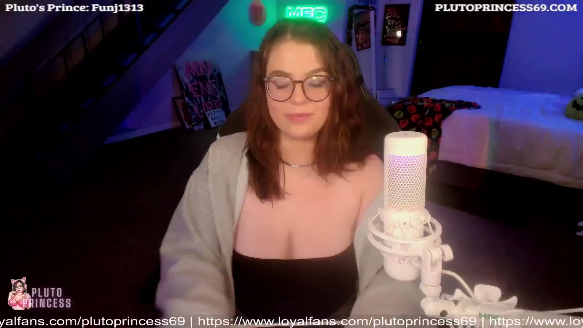 Gallery image thumbnail from PlutoPrincess's myfreecams stream on, 10/01/2024, 05:48 image 10 of 20