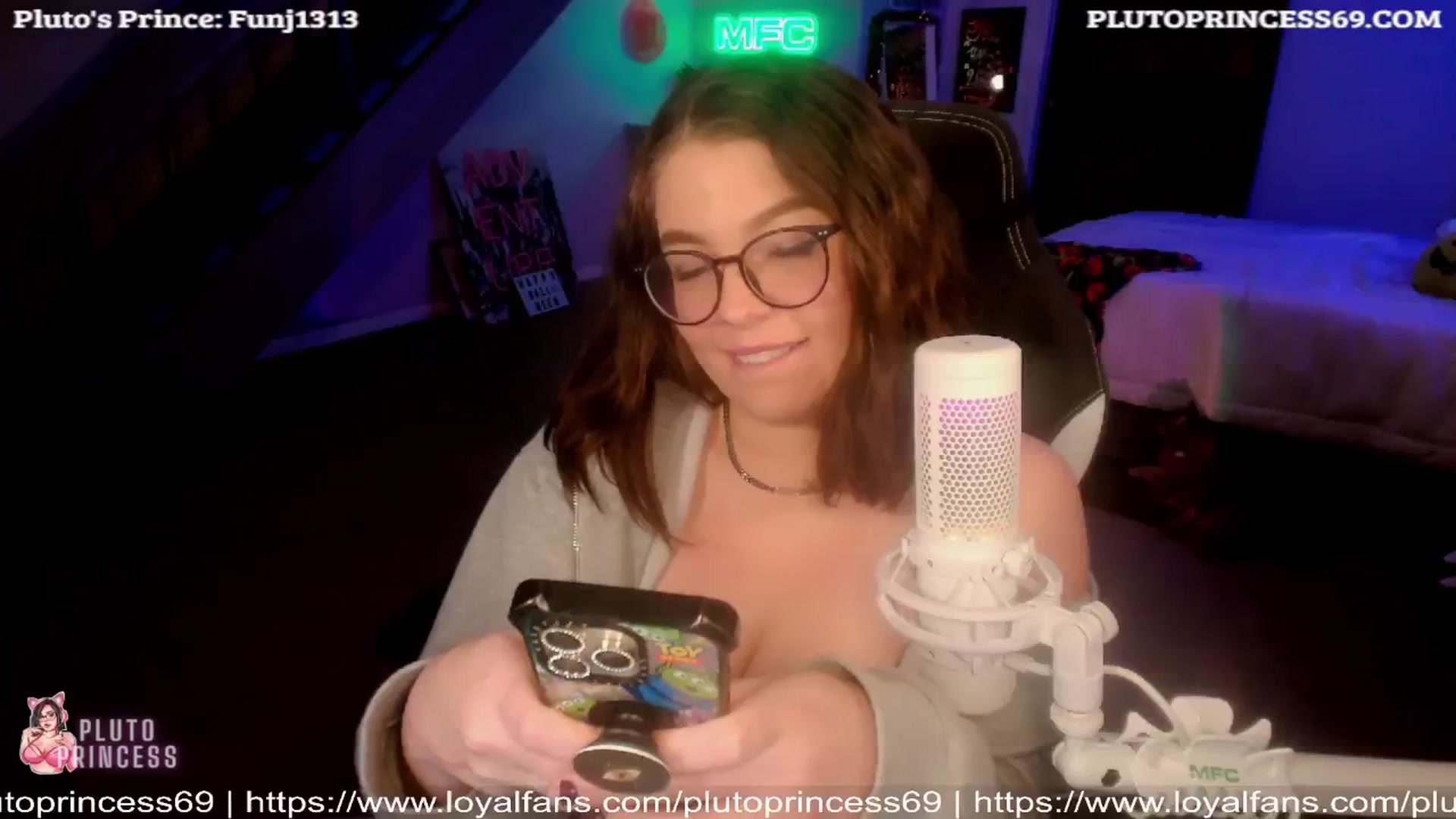 Gallery image thumbnail from PlutoPrincess's myfreecams stream on, 10/01/2024, 05:48 image 17 of 20