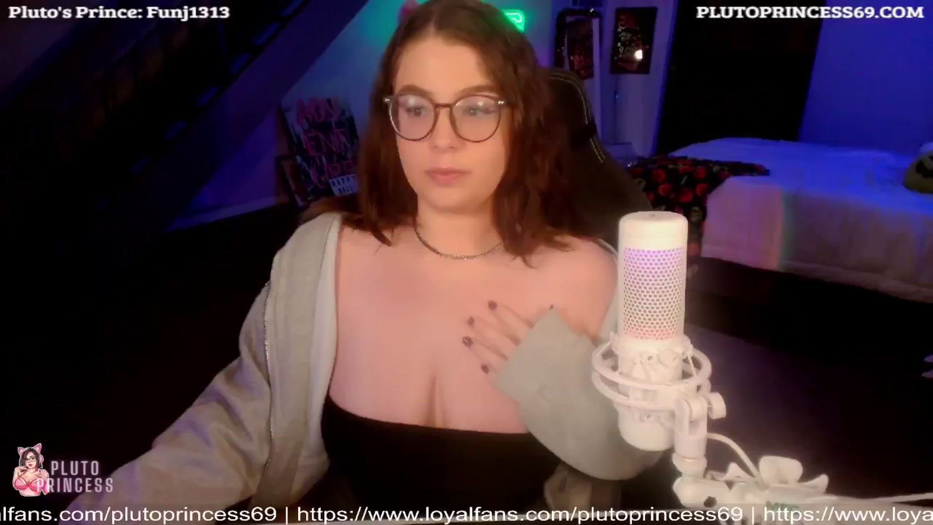 Gallery image thumbnail from PlutoPrincess's myfreecams stream on, 10/01/2024, 05:48 image 5 of 20