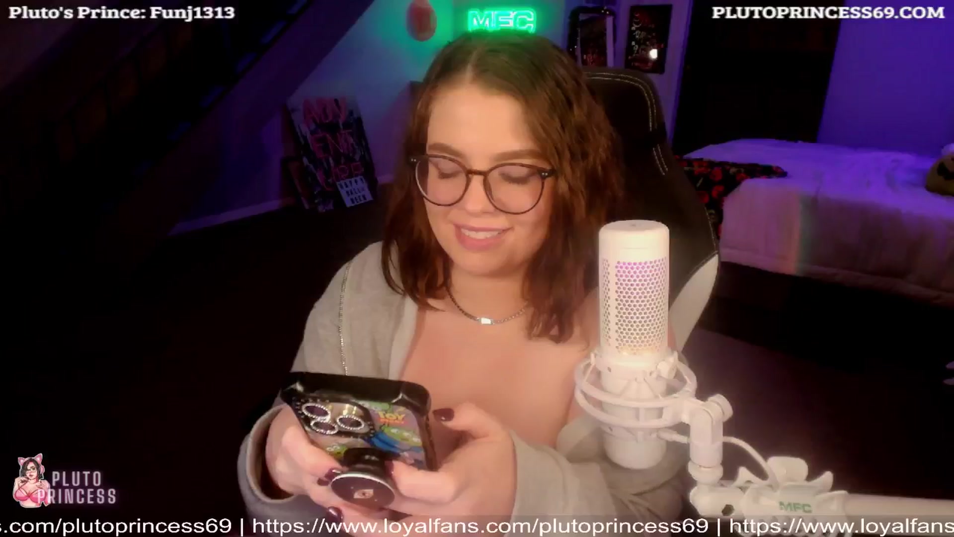 Gallery image thumbnail from PlutoPrincess's myfreecams stream on, 10/01/2024, 05:48 image 16 of 20
