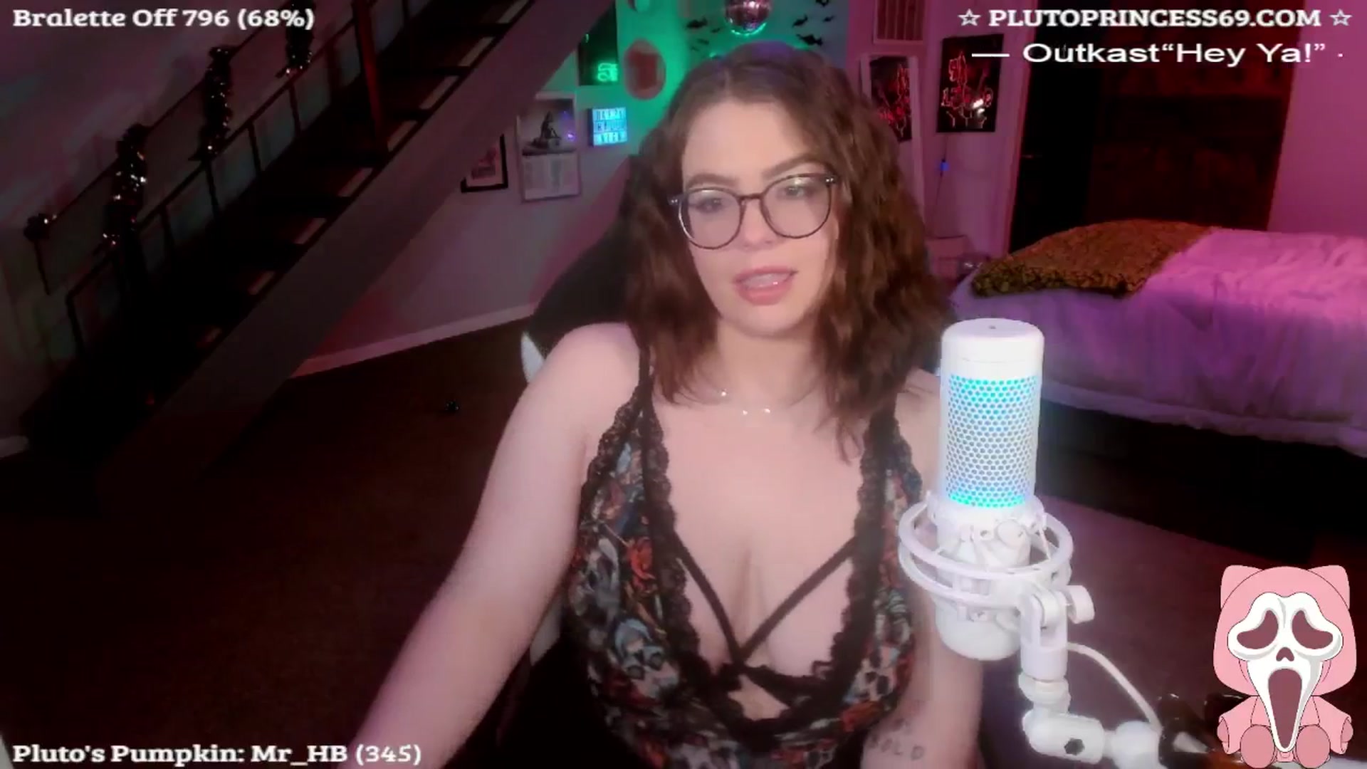 Gallery image thumbnail from PlutoPrincess's myfreecams stream on, 10/10/2024, 08:04 image 19 of 20