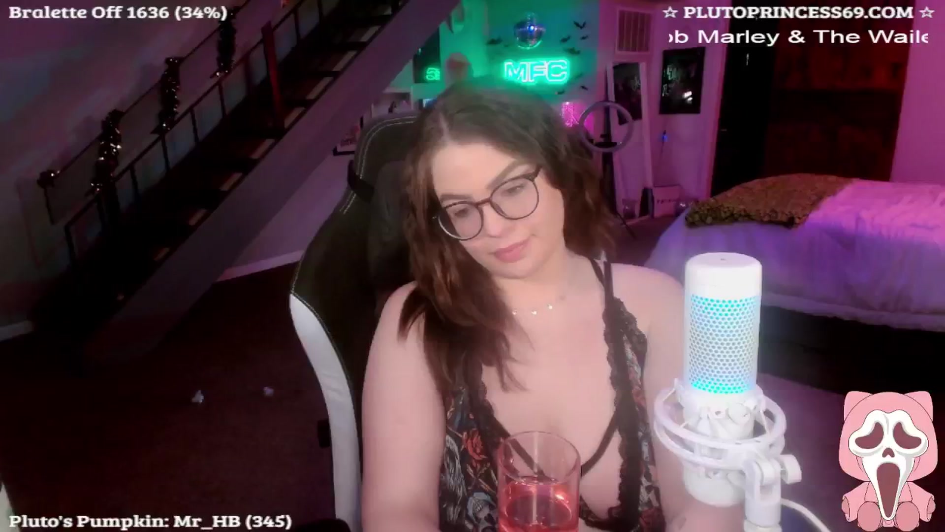 Gallery image thumbnail from PlutoPrincess's myfreecams stream on, 10/10/2024, 08:04 image 13 of 20