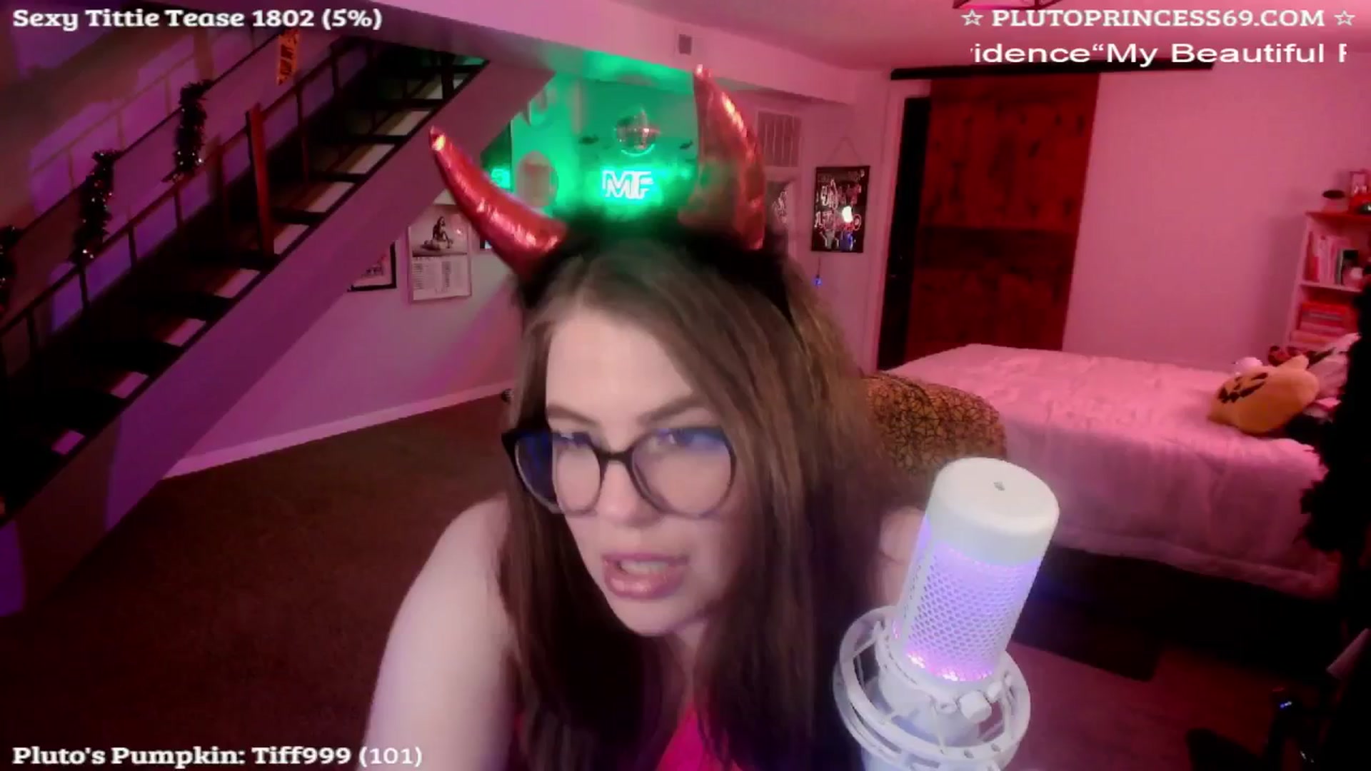 Gallery image thumbnail from PlutoPrincess's myfreecams stream on, 10/17/2024, 07:04 image 16 of 20