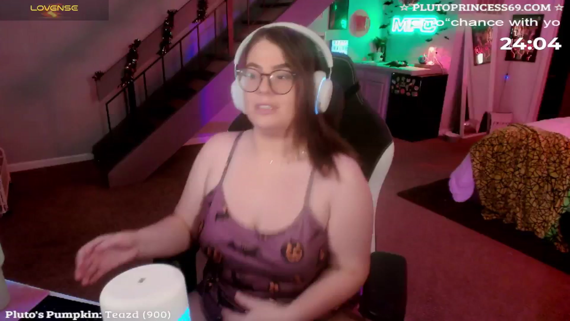 Gallery image thumbnail from PlutoPrincess's myfreecams stream on, 10/18/2024, 06:13 image 15 of 20