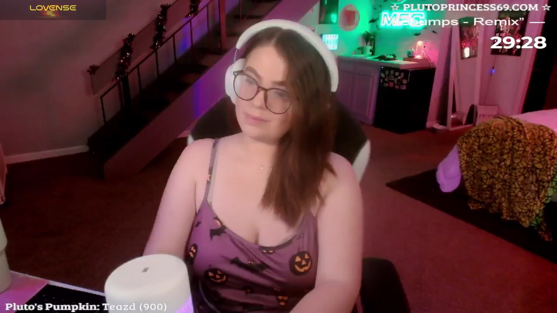 Gallery image thumbnail from PlutoPrincess's myfreecams stream on, 10/18/2024, 06:13 image 14 of 20