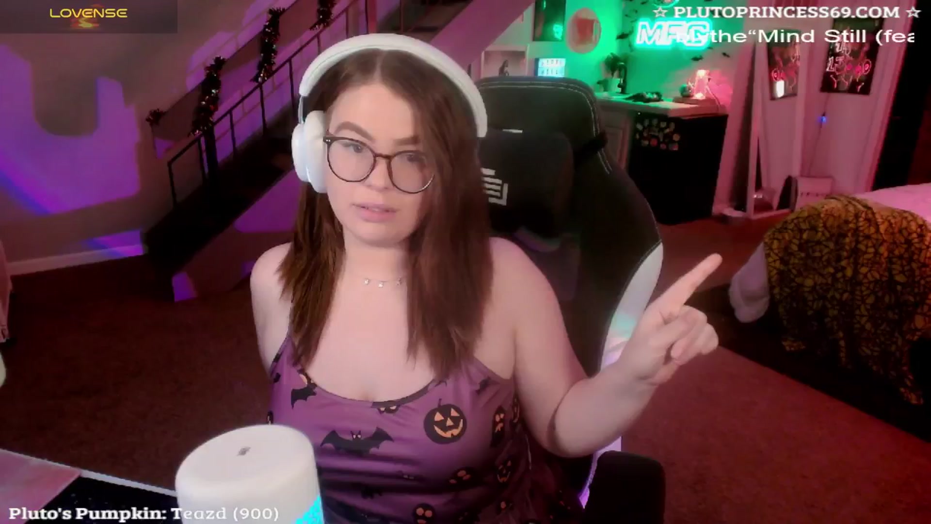 Gallery image thumbnail from PlutoPrincess's myfreecams stream on, 10/18/2024, 06:13 image 8 of 20