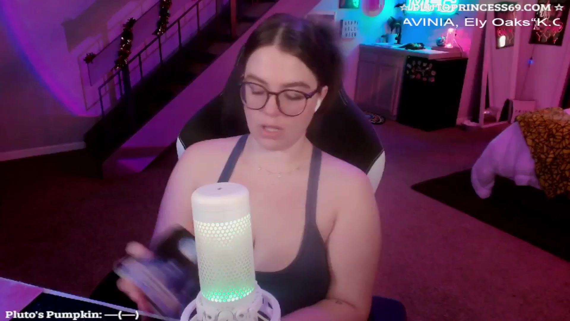 Gallery image thumbnail from PlutoPrincess's myfreecams stream on, 10/25/2024, 04:33 image 6 of 20