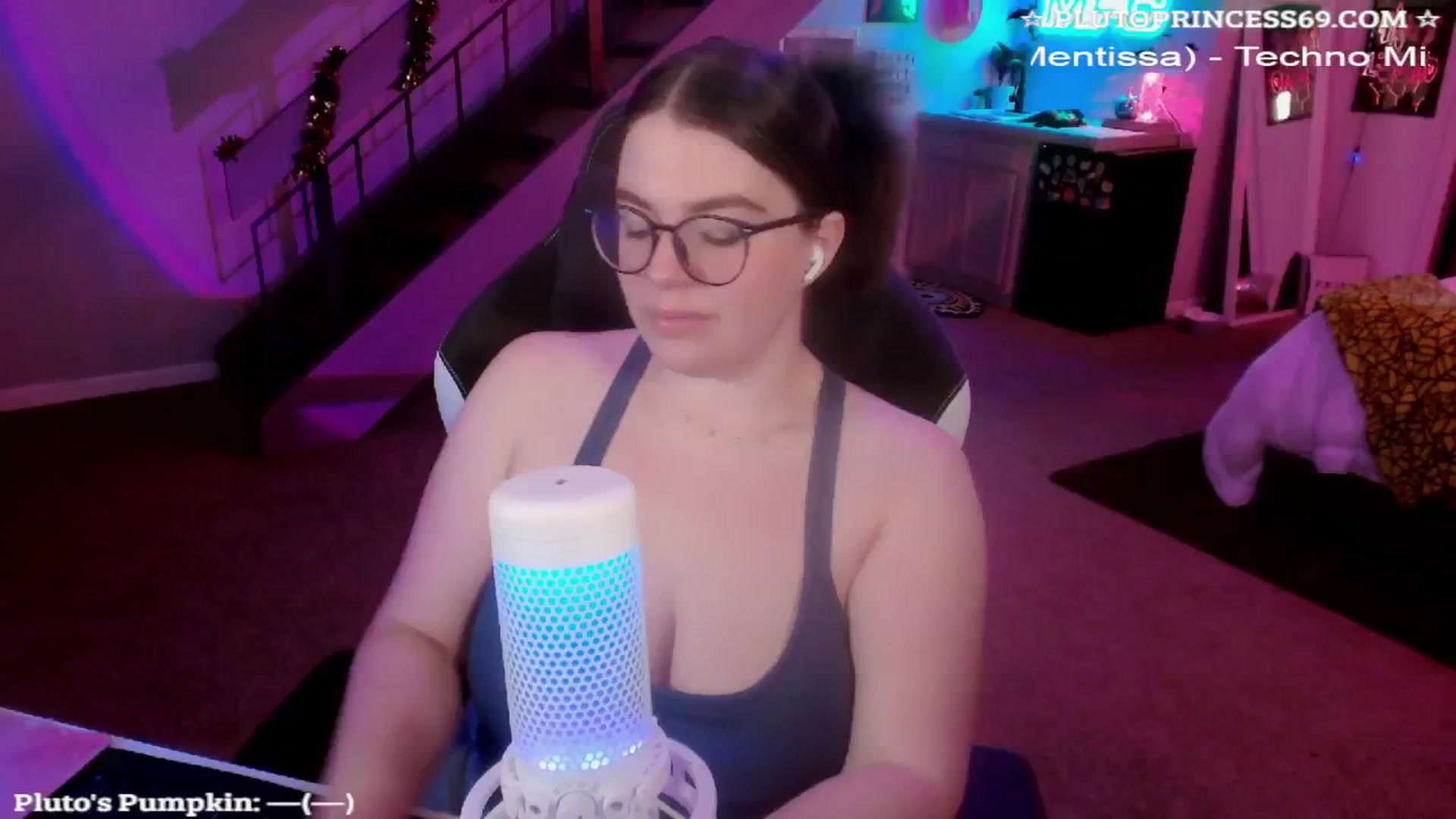 Gallery image thumbnail from PlutoPrincess's myfreecams stream on, 10/25/2024, 04:33 image 3 of 20