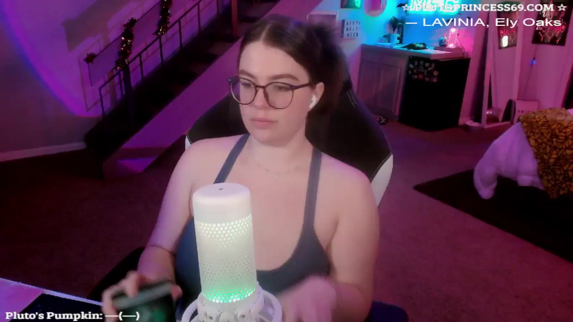 Gallery image thumbnail from PlutoPrincess's myfreecams stream on, 10/25/2024, 04:33 image 8 of 20