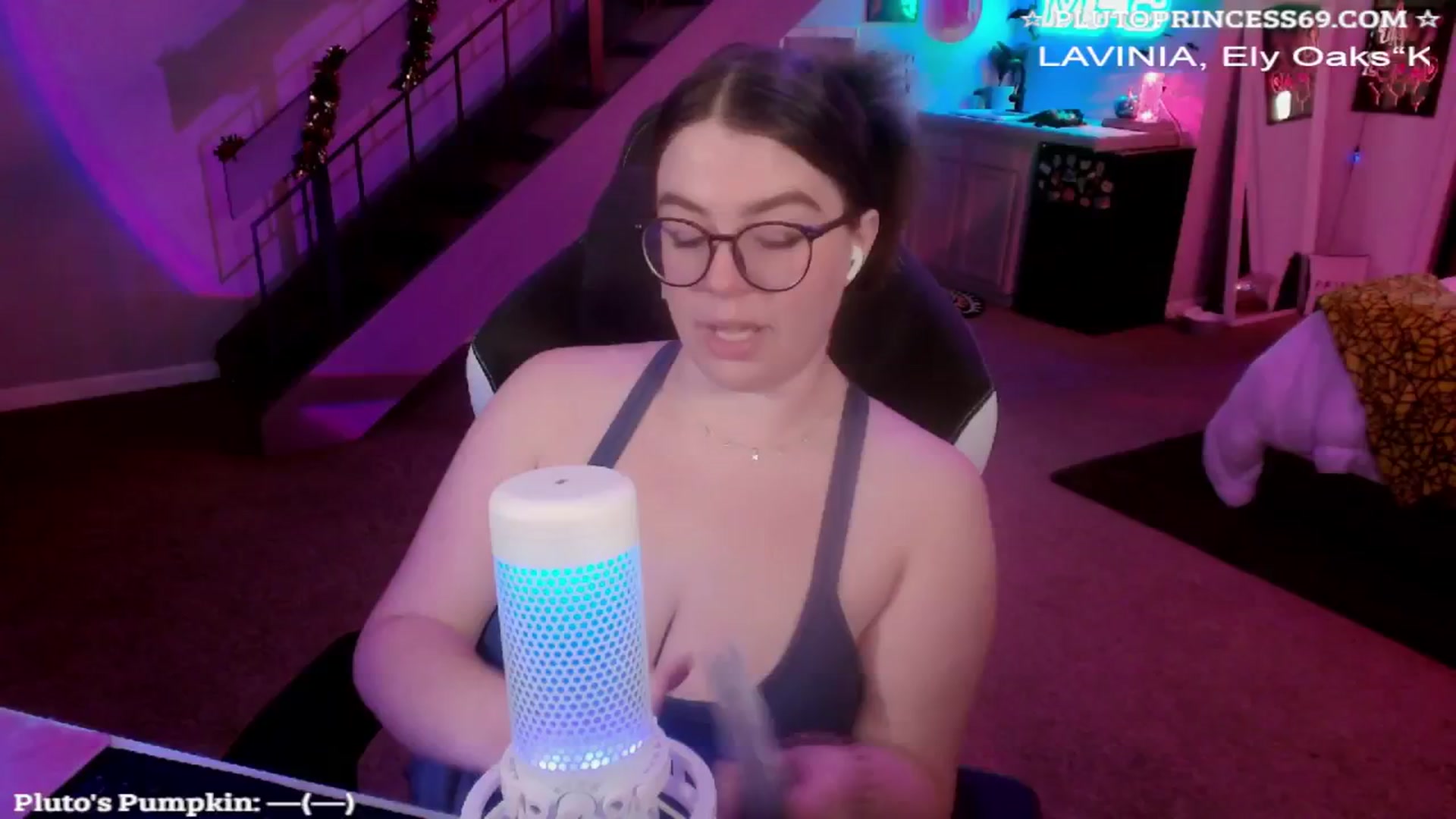 Gallery image thumbnail from PlutoPrincess's myfreecams stream on, 10/25/2024, 04:33 image 7 of 20