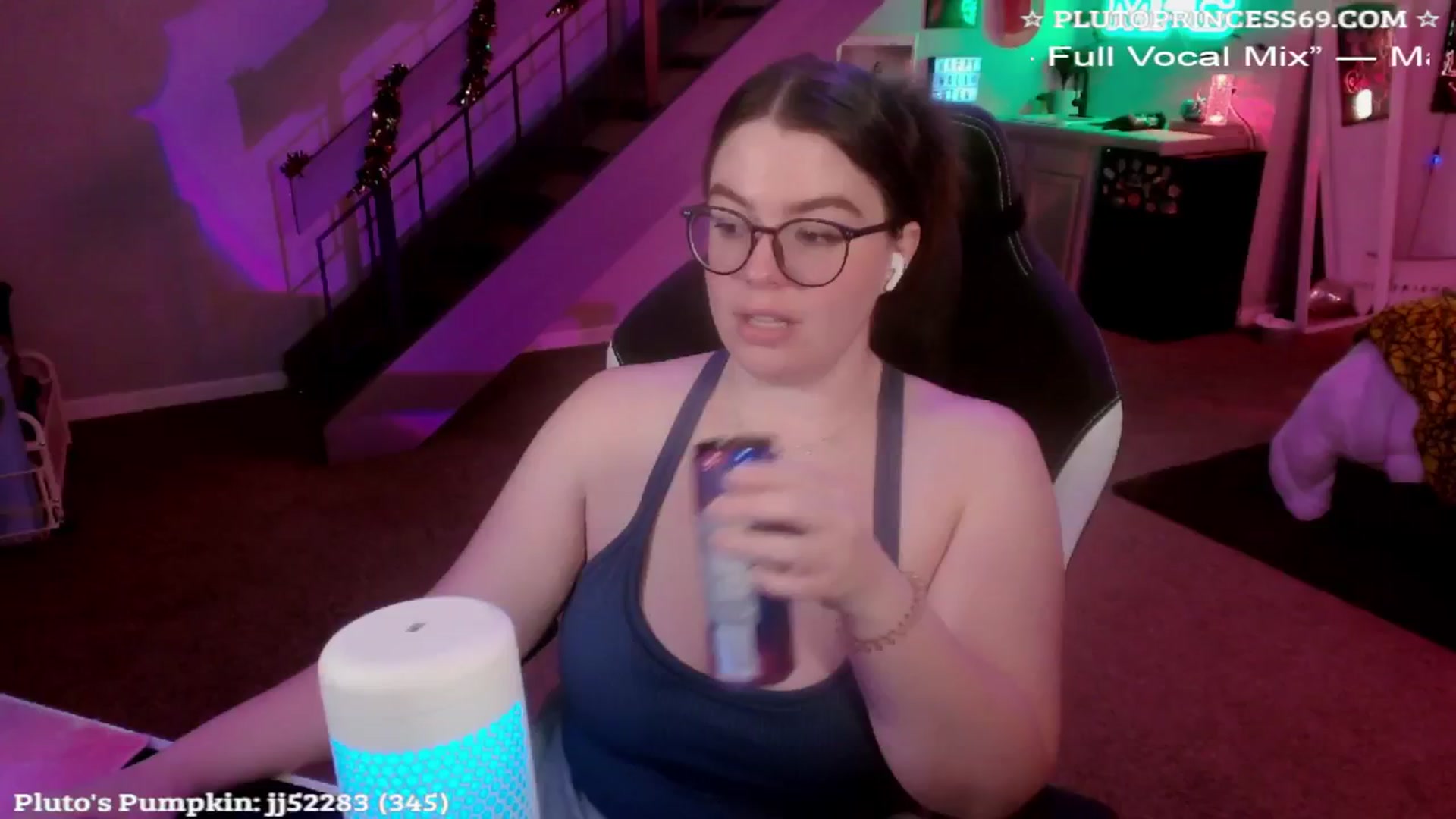 Gallery image thumbnail from PlutoPrincess's myfreecams stream on, 10/25/2024, 06:28 image 18 of 20