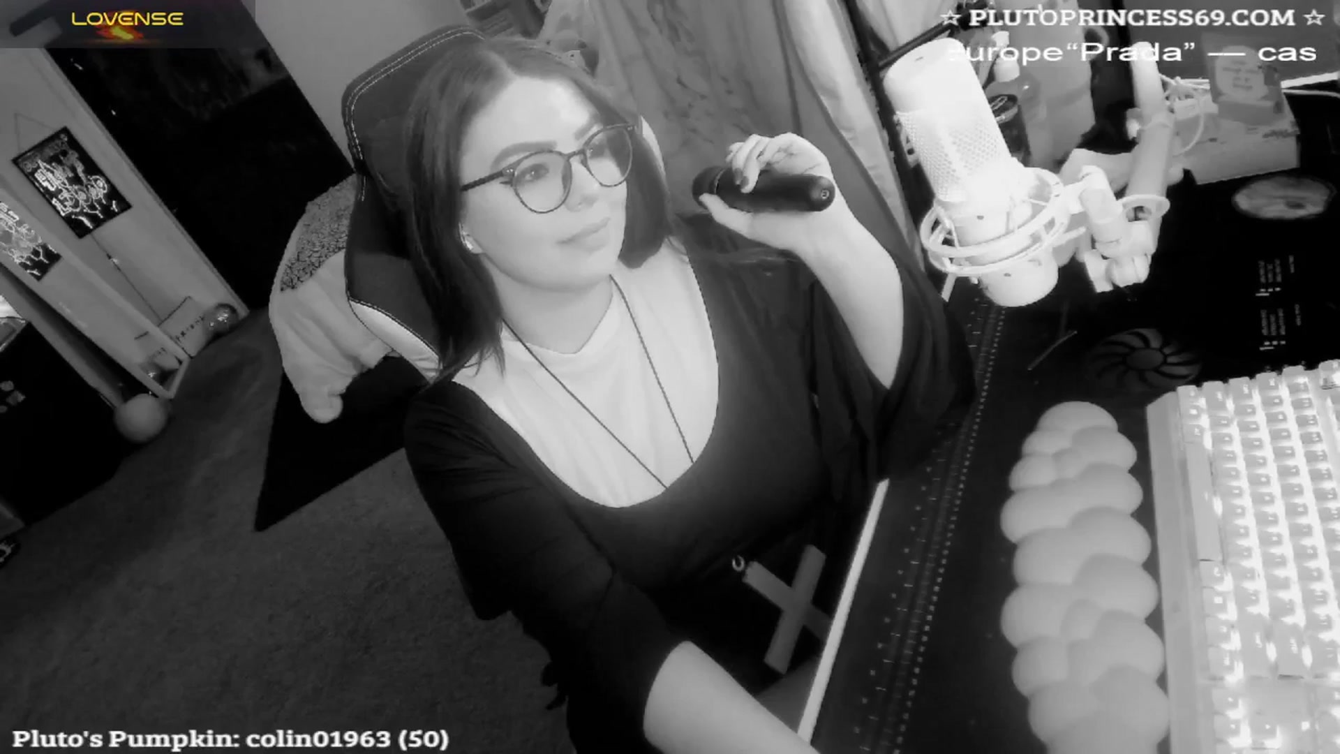 Gallery image thumbnail from PlutoPrincess's myfreecams stream on, 10/29/2024, 08:16 image 17 of 20
